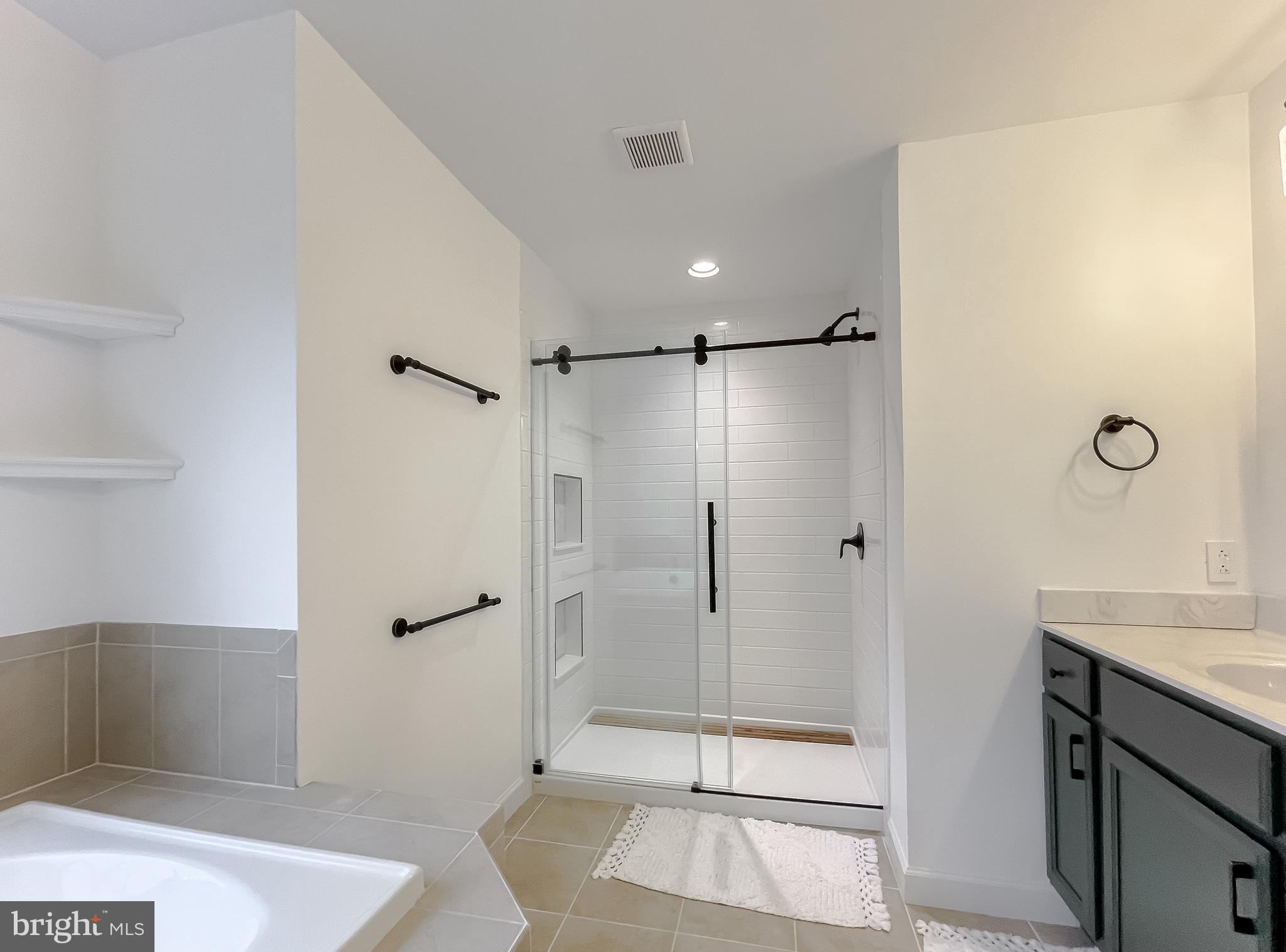 ACADEMY HILLS - Residential