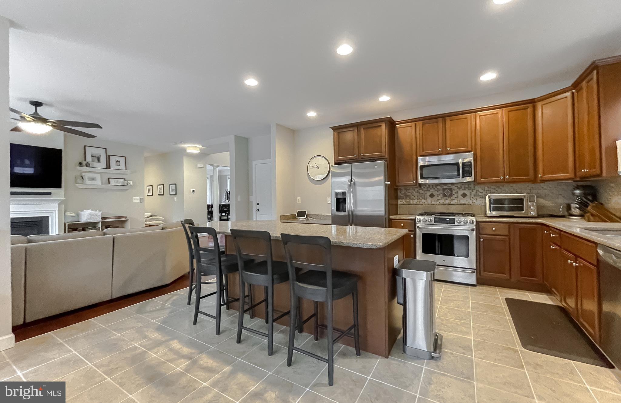 ACADEMY HILLS - Residential