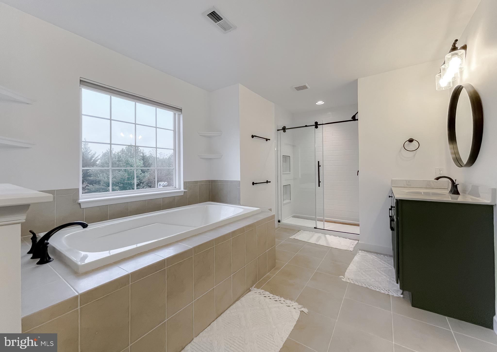 ACADEMY HILLS - Residential