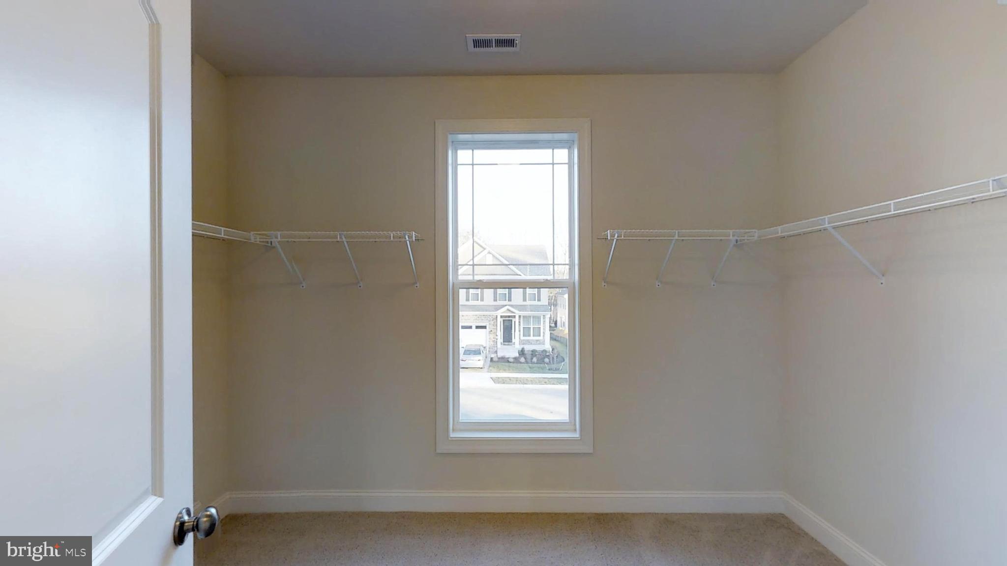 ROLLING KNOLLS - Residential