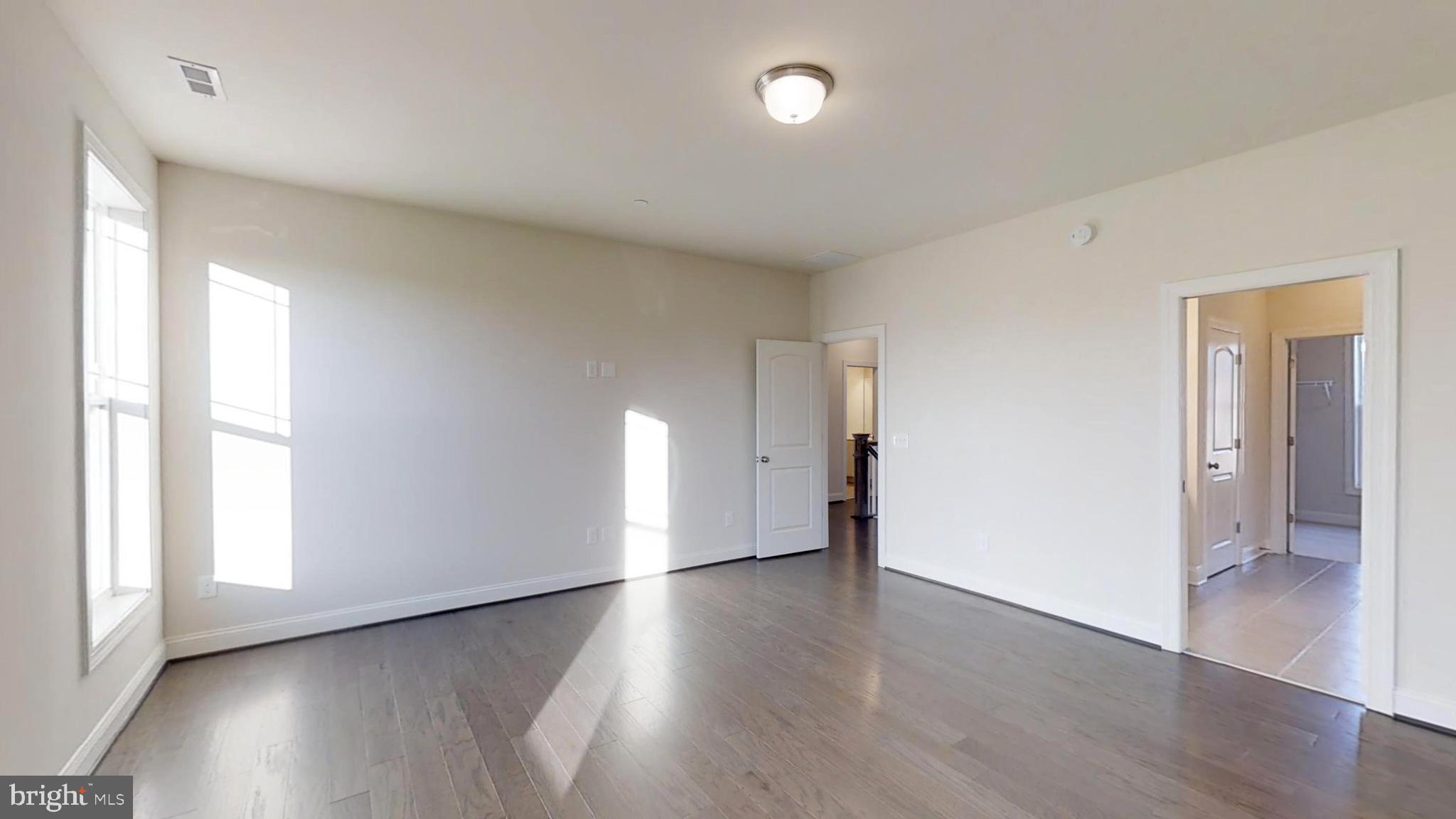 ROLLING KNOLLS - Residential