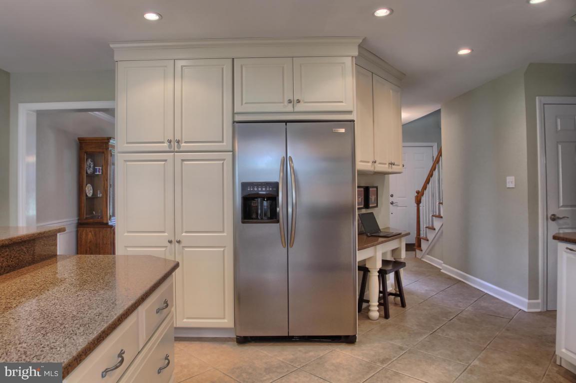 KINGS POINTE - Residential