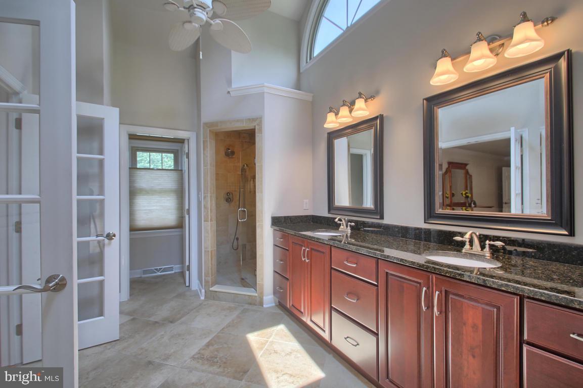 KINGS POINTE - Residential