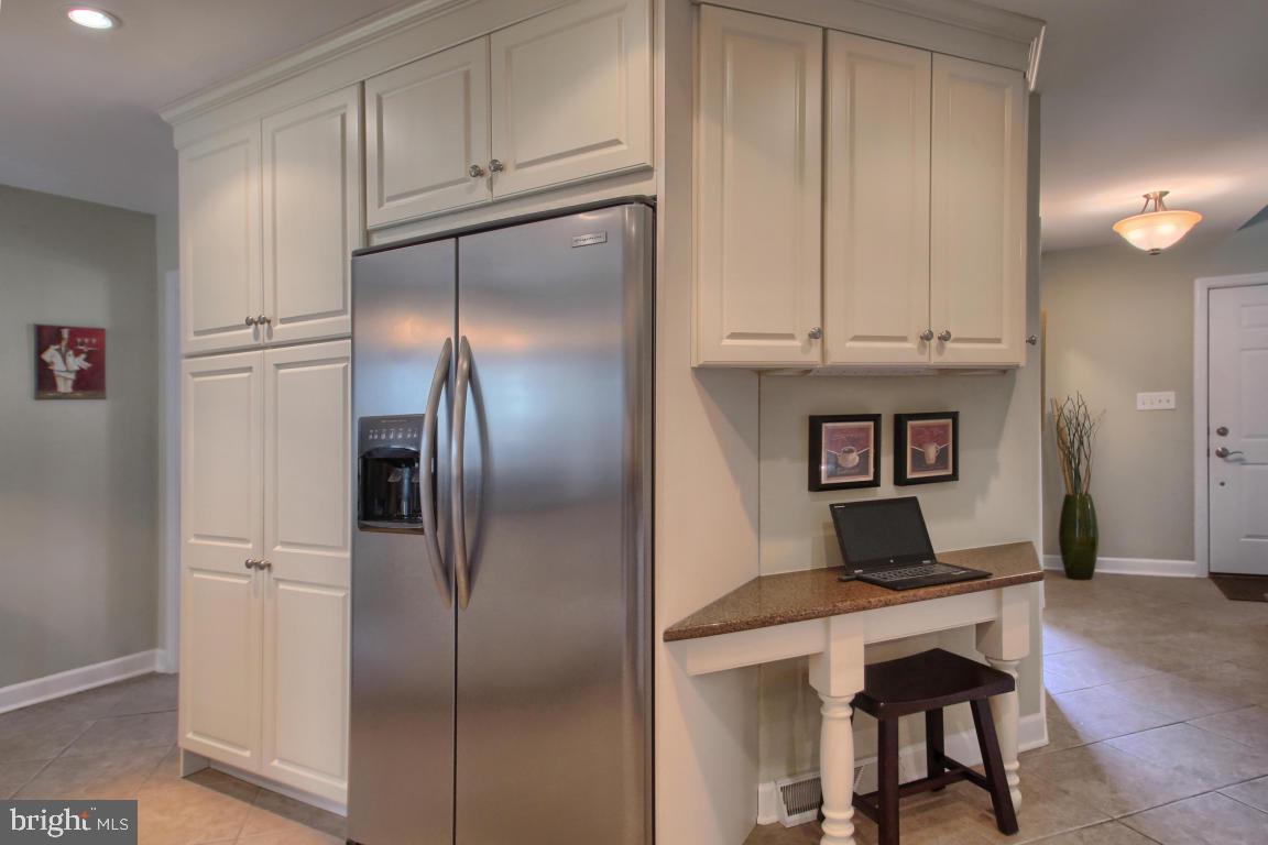 KINGS POINTE - Residential