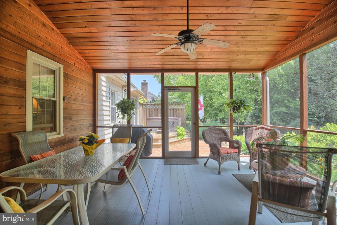 KINGS POINTE - Residential