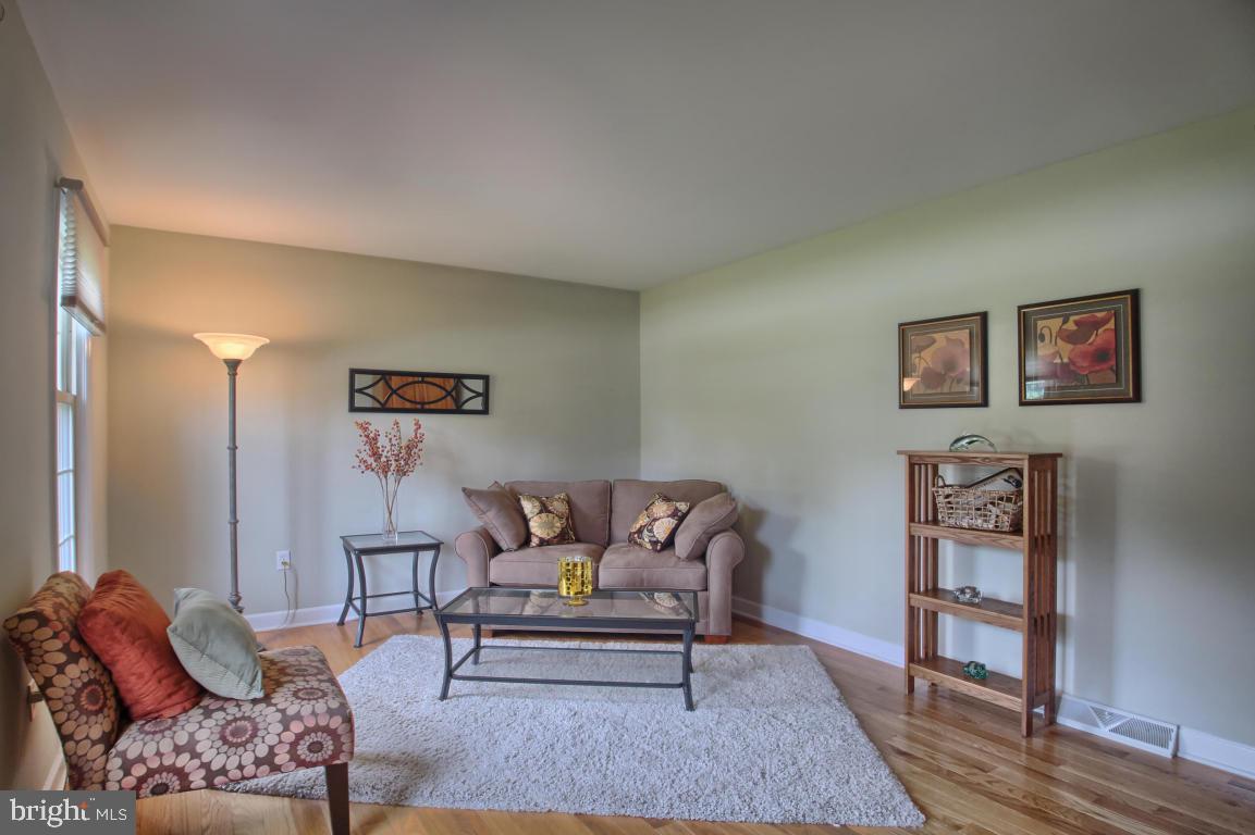 KINGS POINTE - Residential