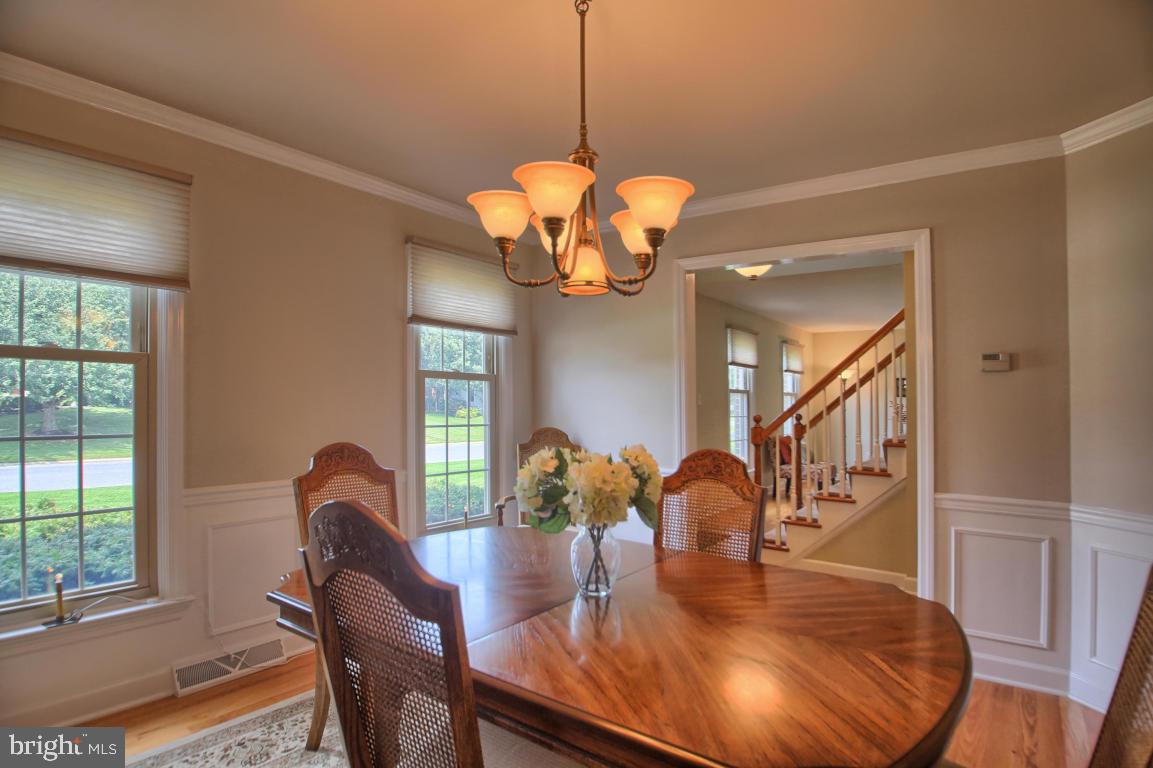 KINGS POINTE - Residential