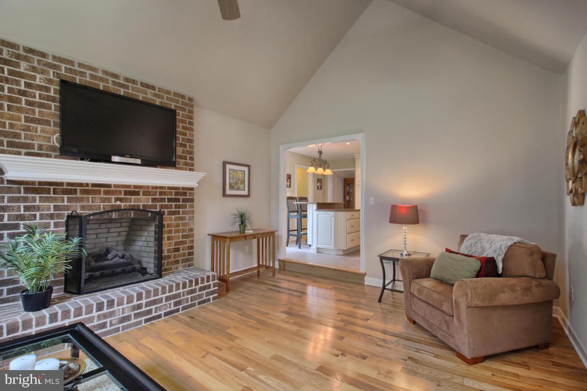 KINGS POINTE - Residential