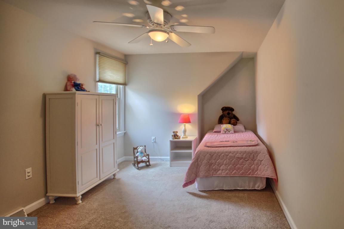 KINGS POINTE - Residential