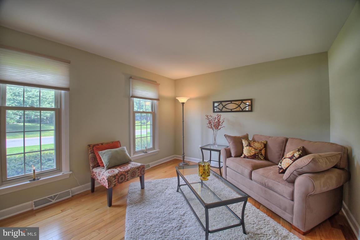 KINGS POINTE - Residential