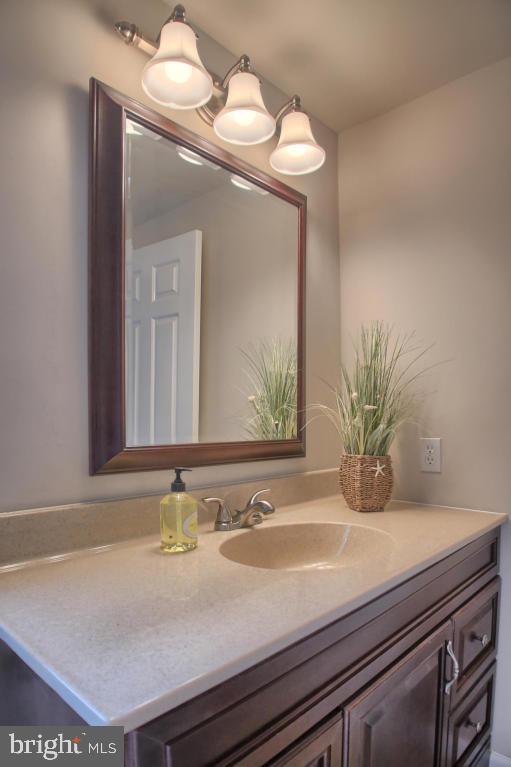 KINGS POINTE - Residential