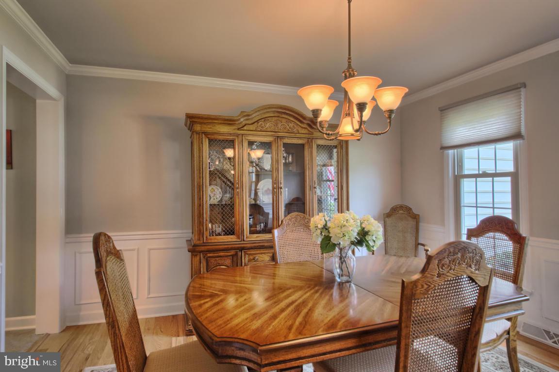 KINGS POINTE - Residential