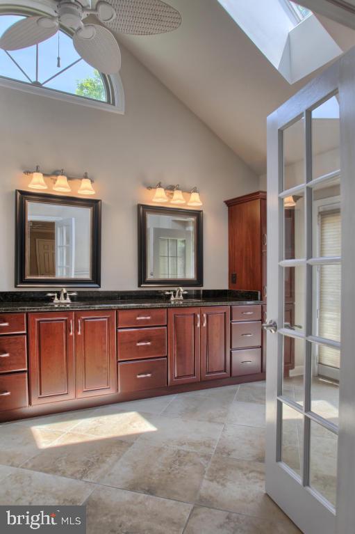 KINGS POINTE - Residential