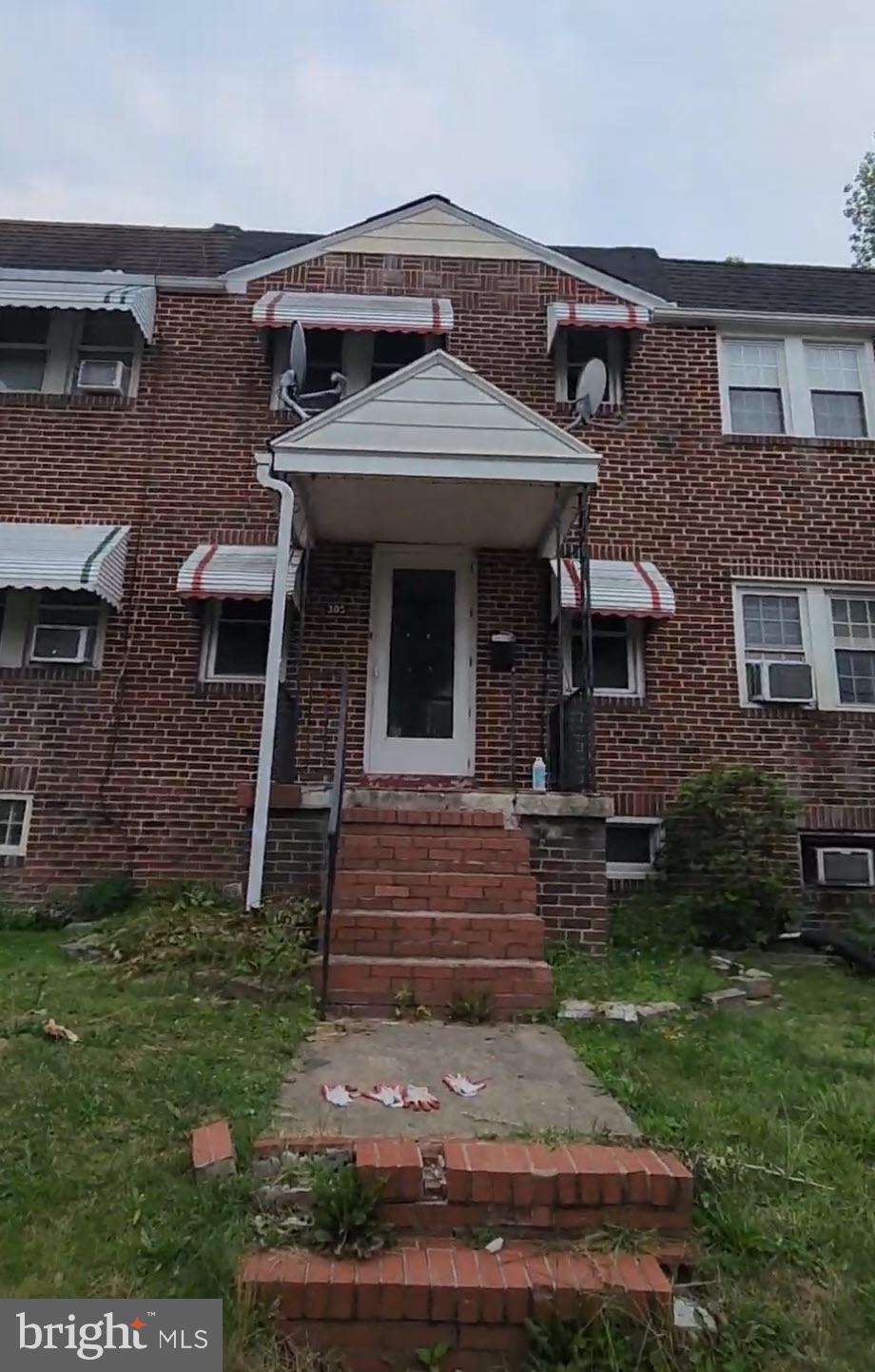 METROPOLITAN HOMES - Residential