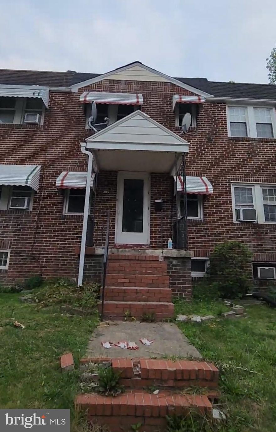 SALE COMP - NEEDS WORK SOLD AS IS WHERE IS. ROOF DAMAGE.