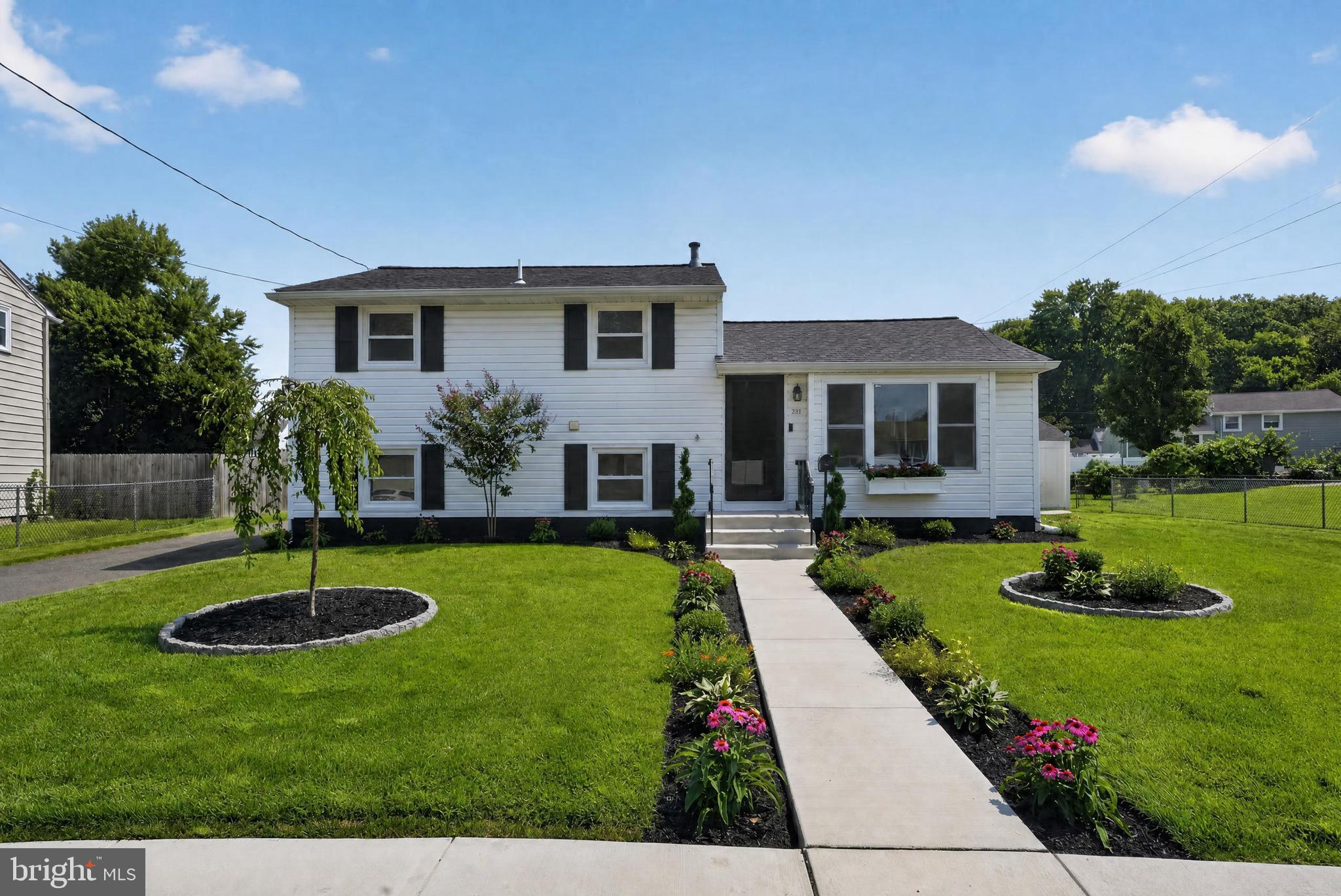 237 WINDSOR LANE