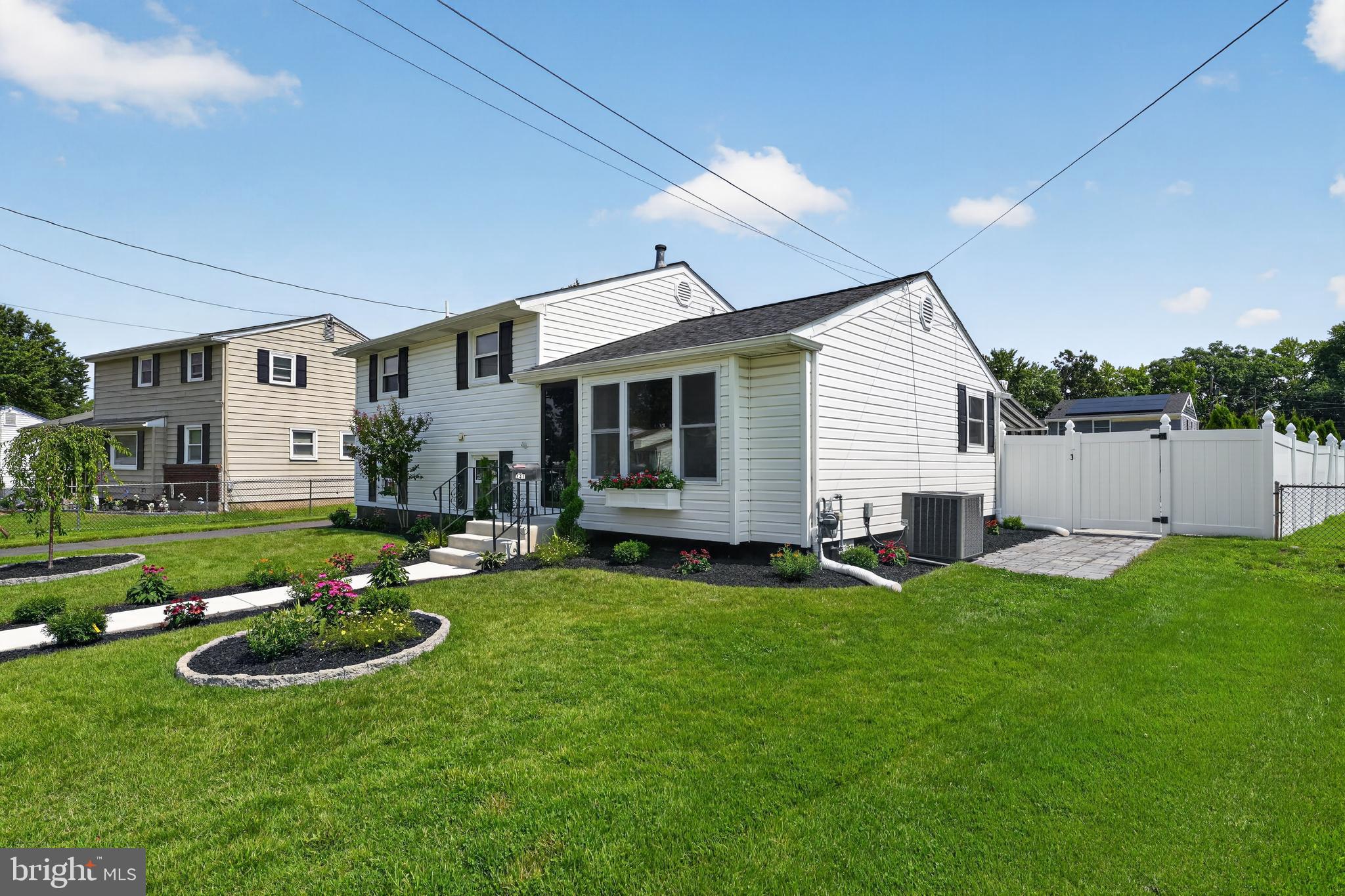 237 WINDSOR LANE