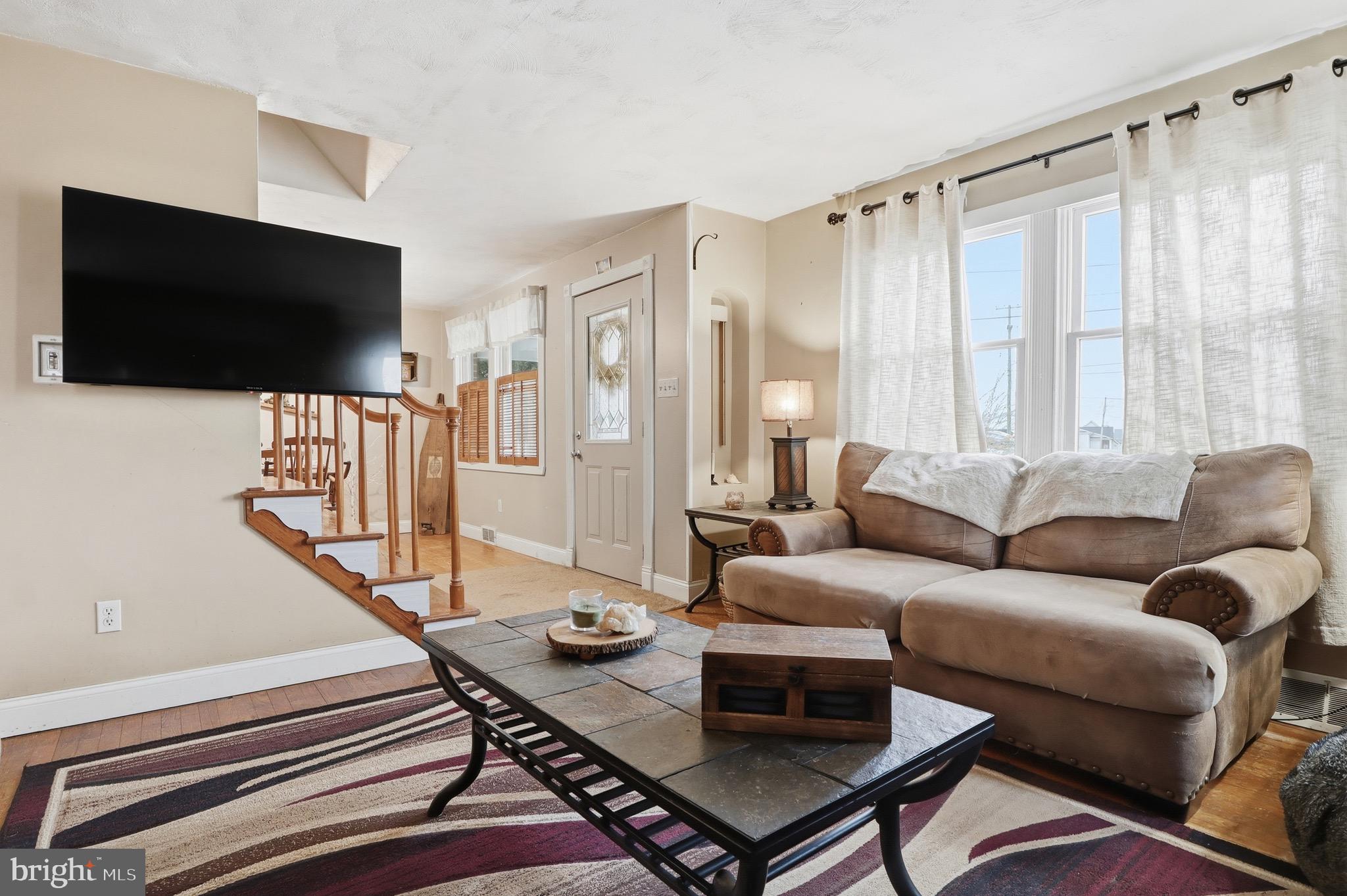 102 S CHESTNUT STREET