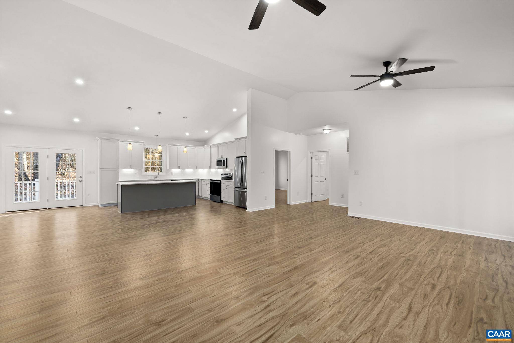 2192 HORSESHOE FARM RD