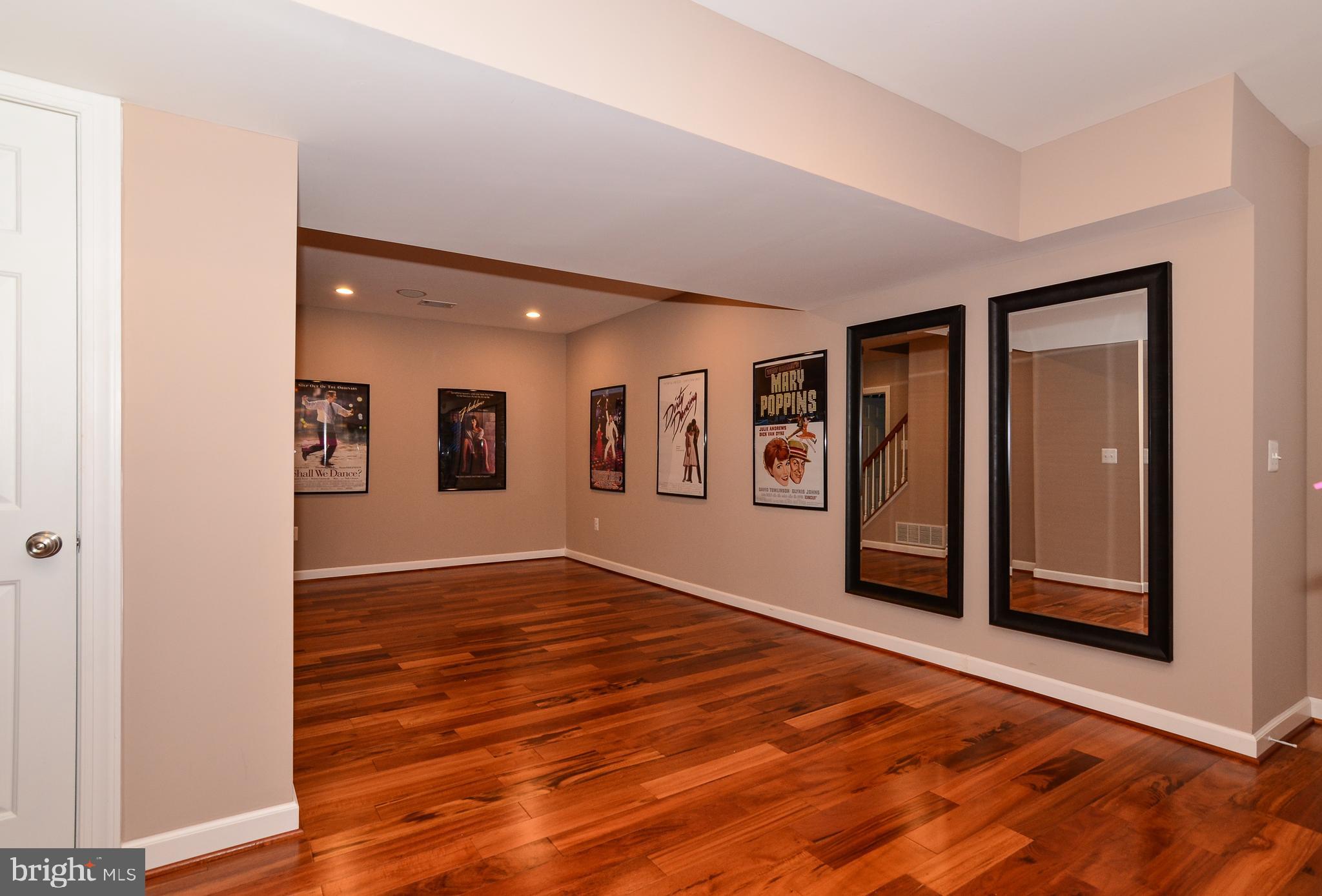 ESTATES AT LEETON MANOR - Residential