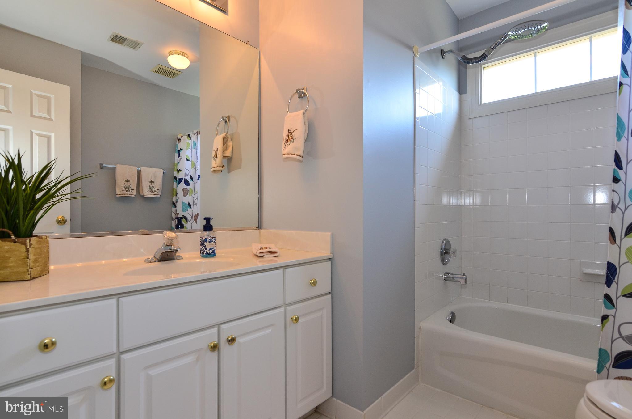 ESTATES AT LEETON MANOR - Residential