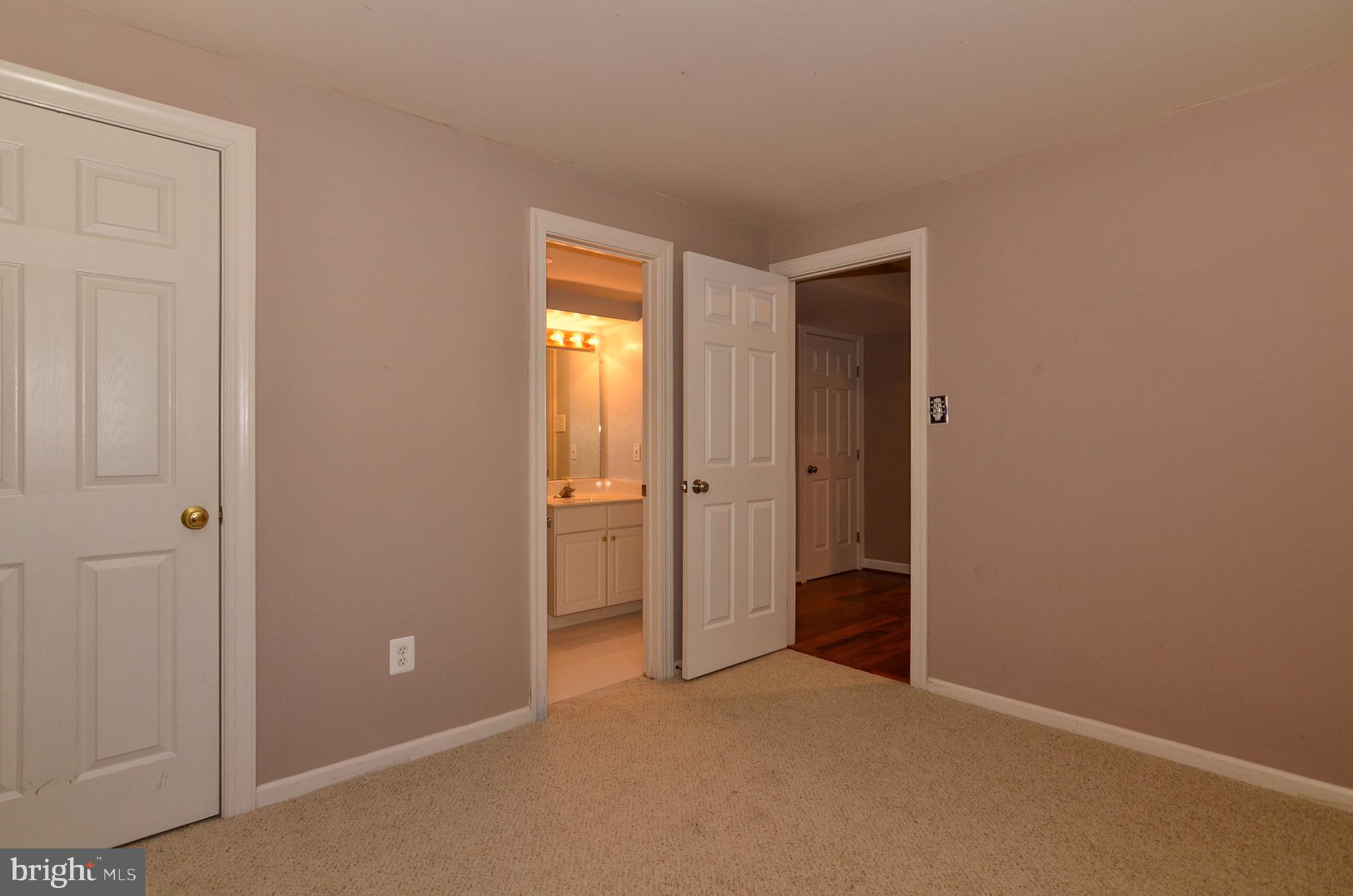 ESTATES AT LEETON MANOR - Residential