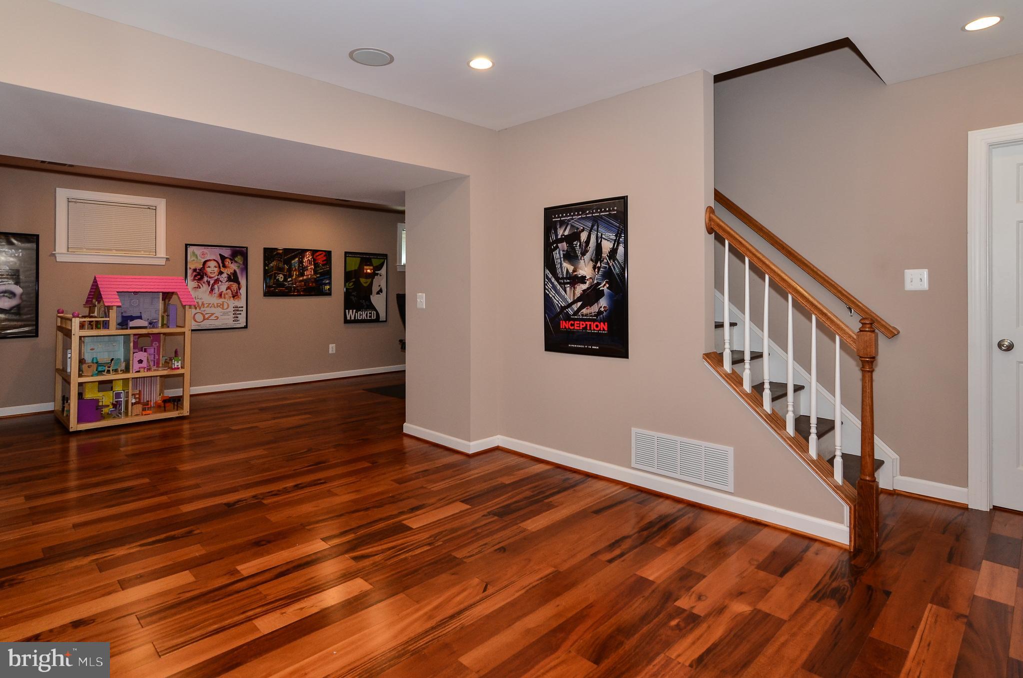 ESTATES AT LEETON MANOR - Residential