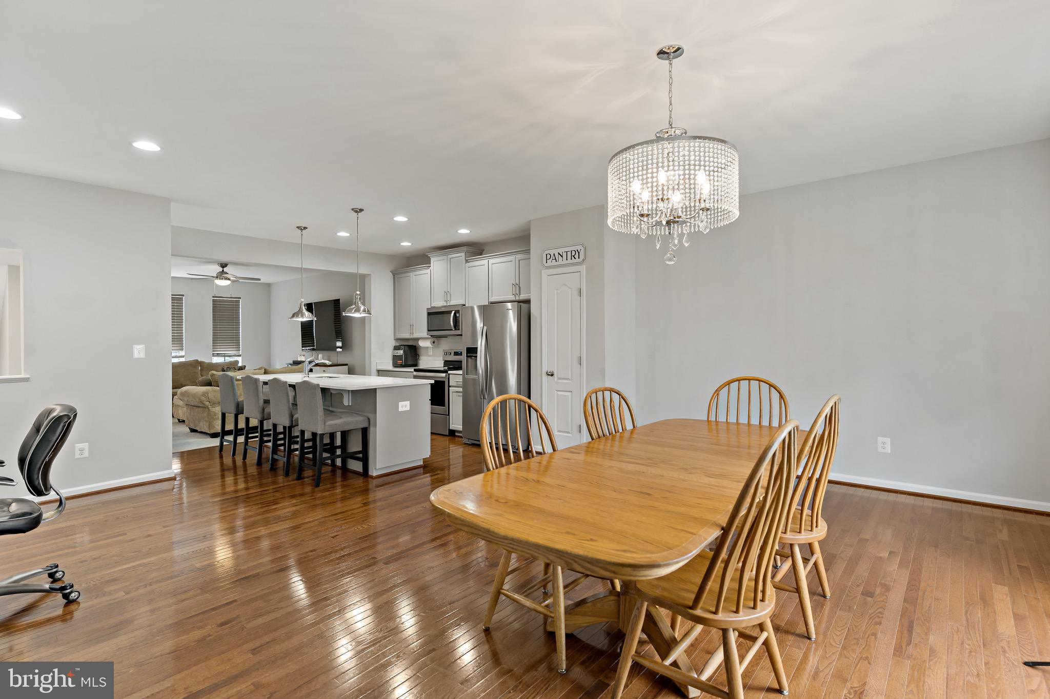 OVERLOOK AT RIVERSIDE TOWNHOMES - Residential