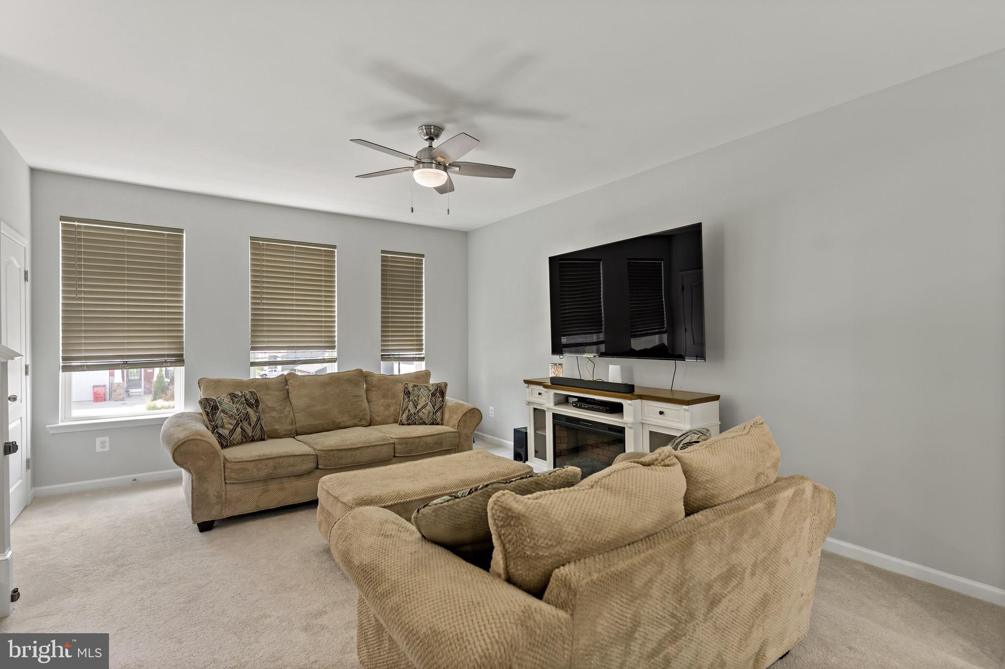 OVERLOOK AT RIVERSIDE TOWNHOMES - Residential