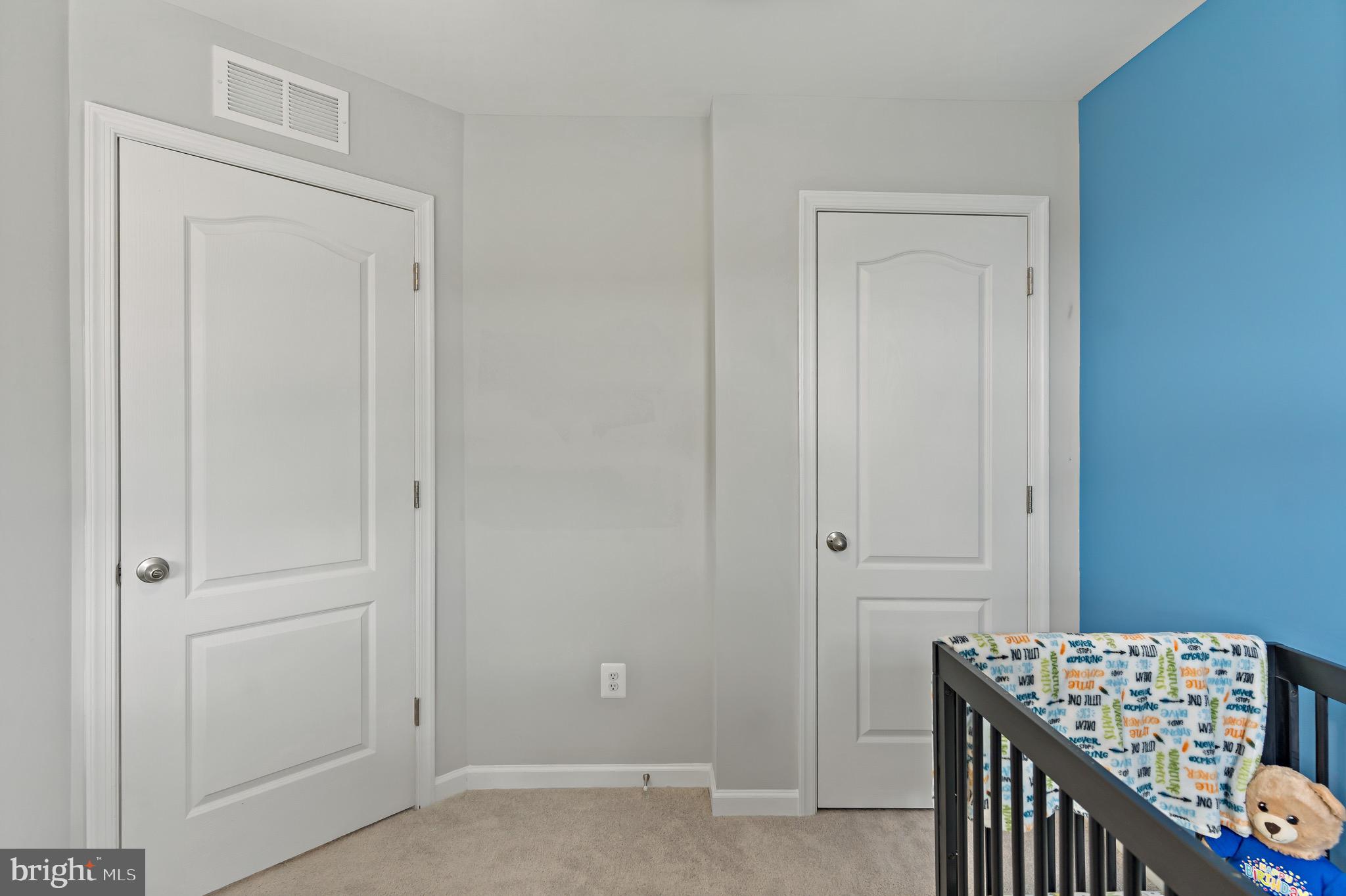 OVERLOOK AT RIVERSIDE TOWNHOMES - Residential