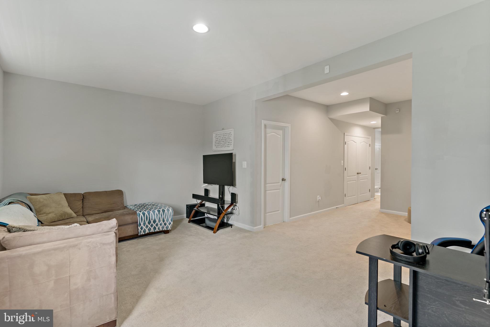 OVERLOOK AT RIVERSIDE TOWNHOMES - Residential