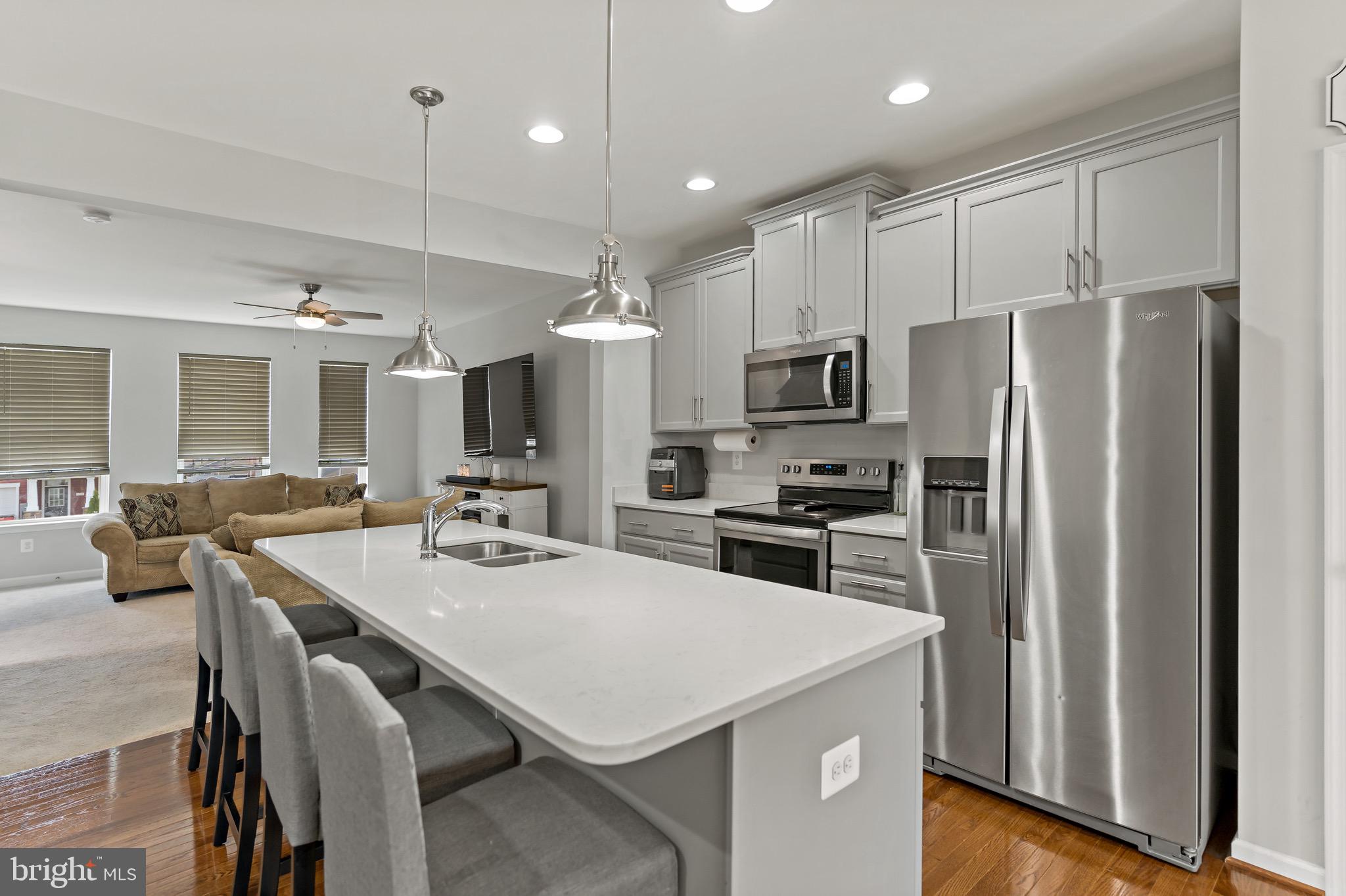 OVERLOOK AT RIVERSIDE TOWNHOMES - Residential