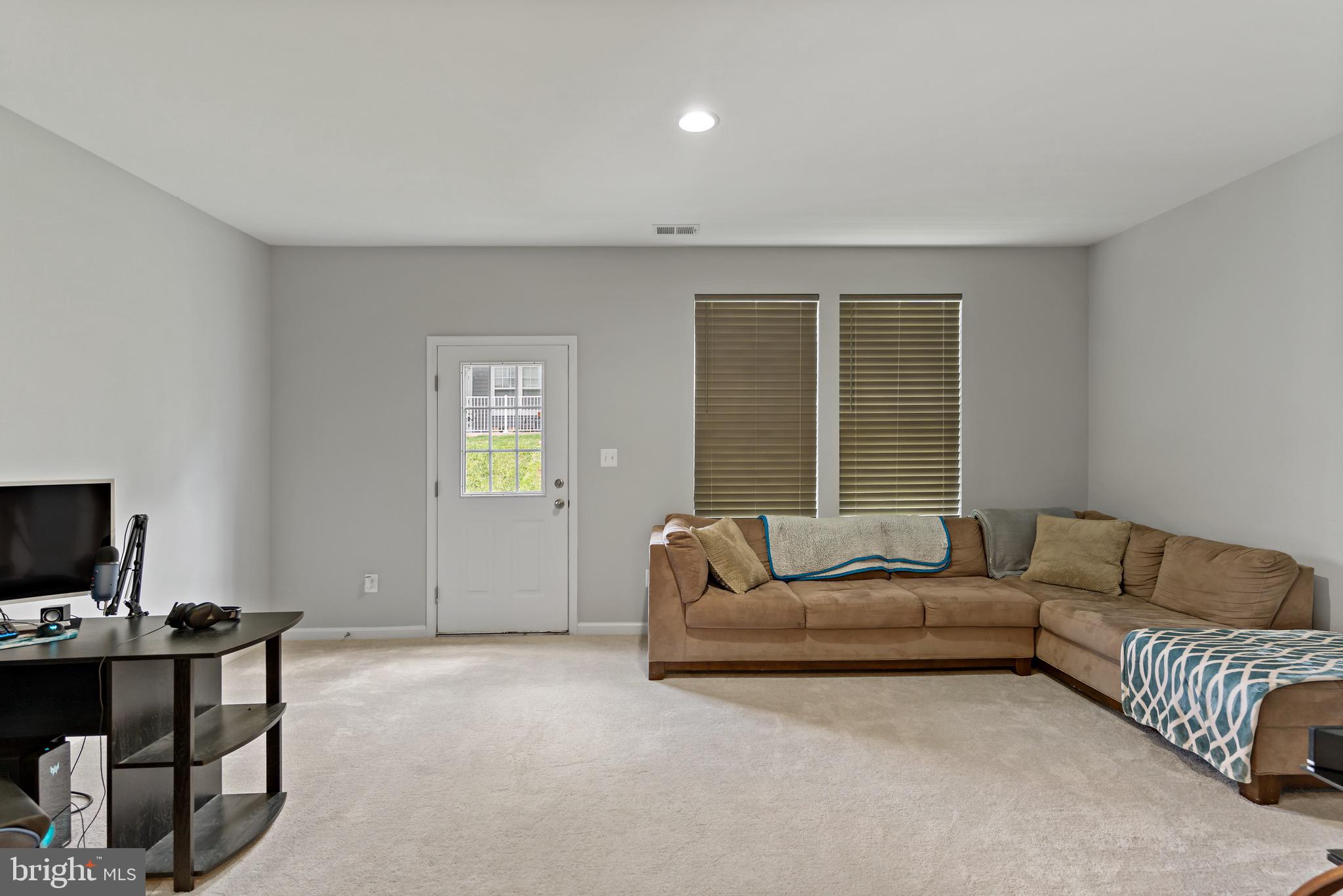 OVERLOOK AT RIVERSIDE TOWNHOMES - Residential