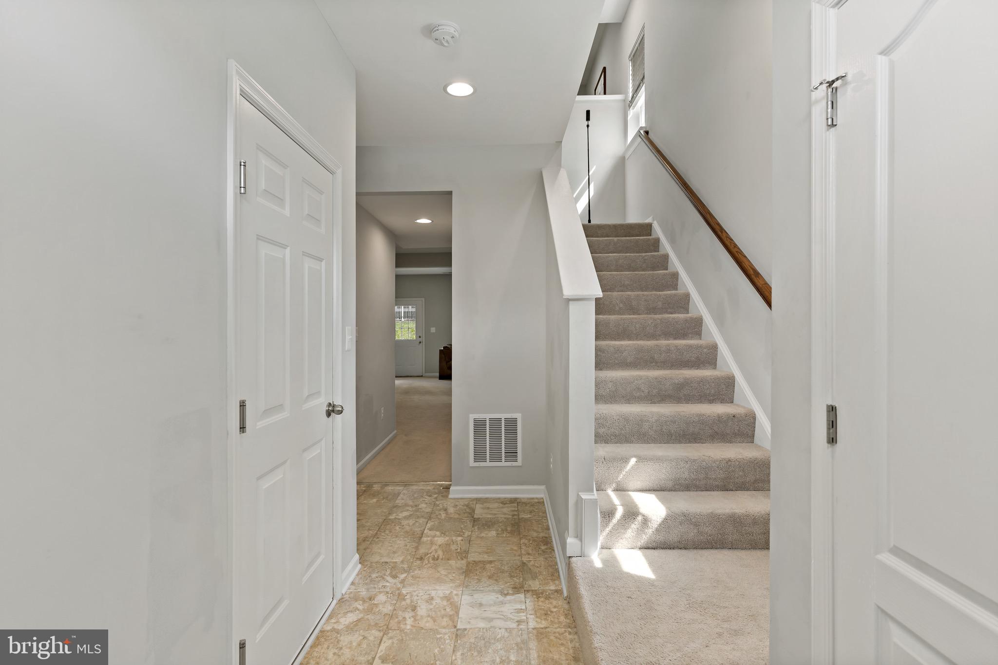 OVERLOOK AT RIVERSIDE TOWNHOMES - Residential