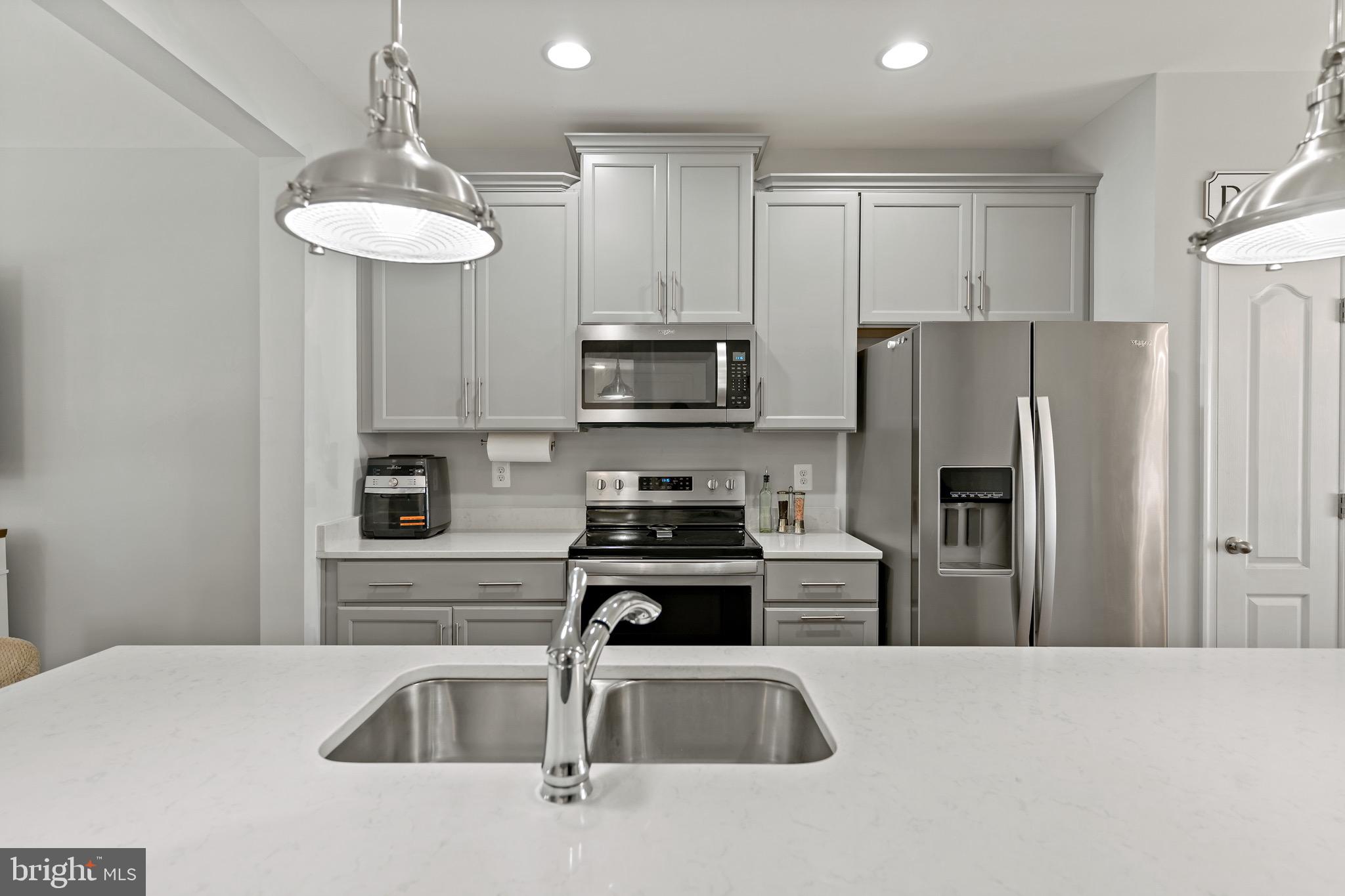 OVERLOOK AT RIVERSIDE TOWNHOMES - Residential