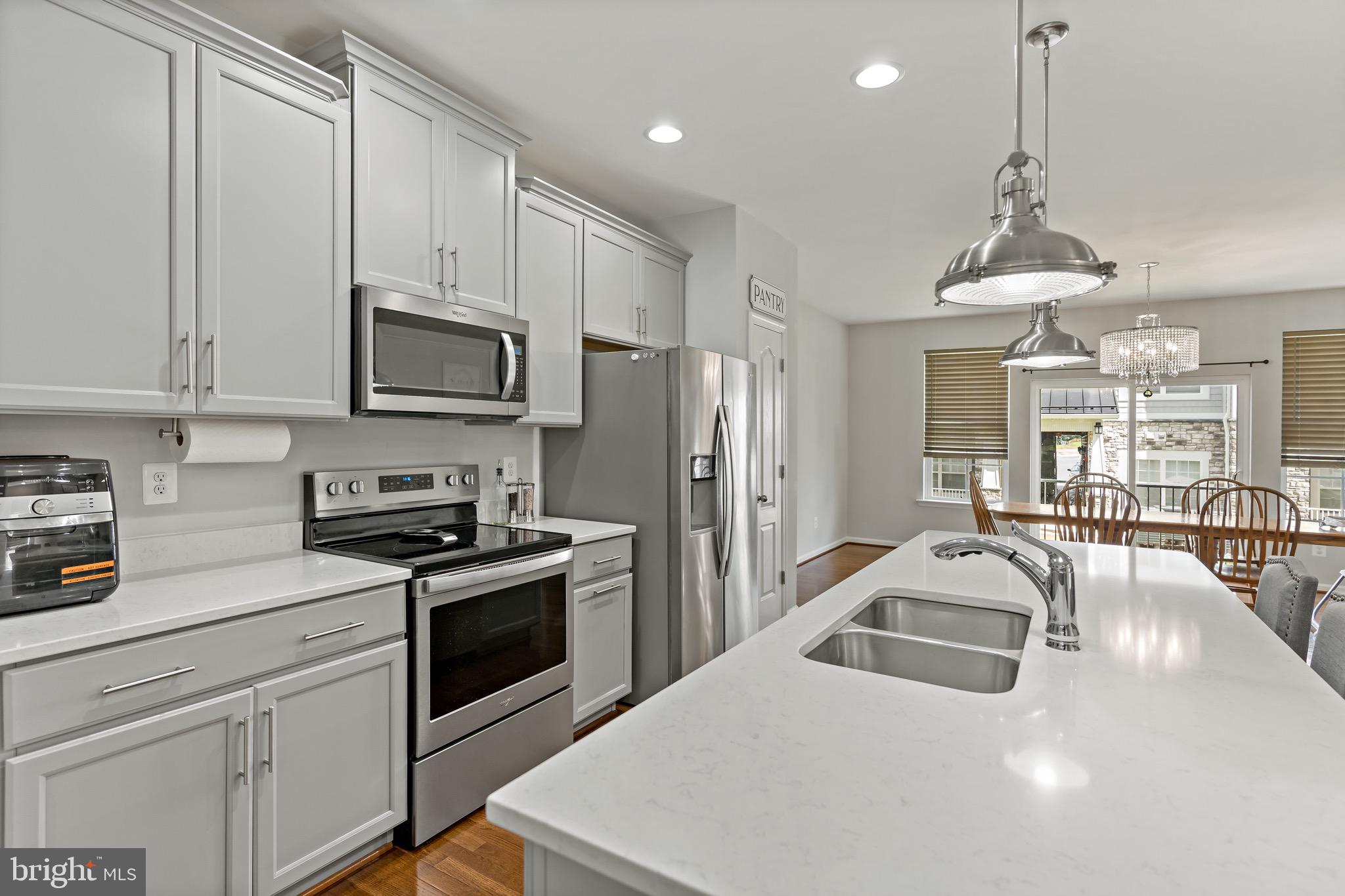 OVERLOOK AT RIVERSIDE TOWNHOMES - Residential