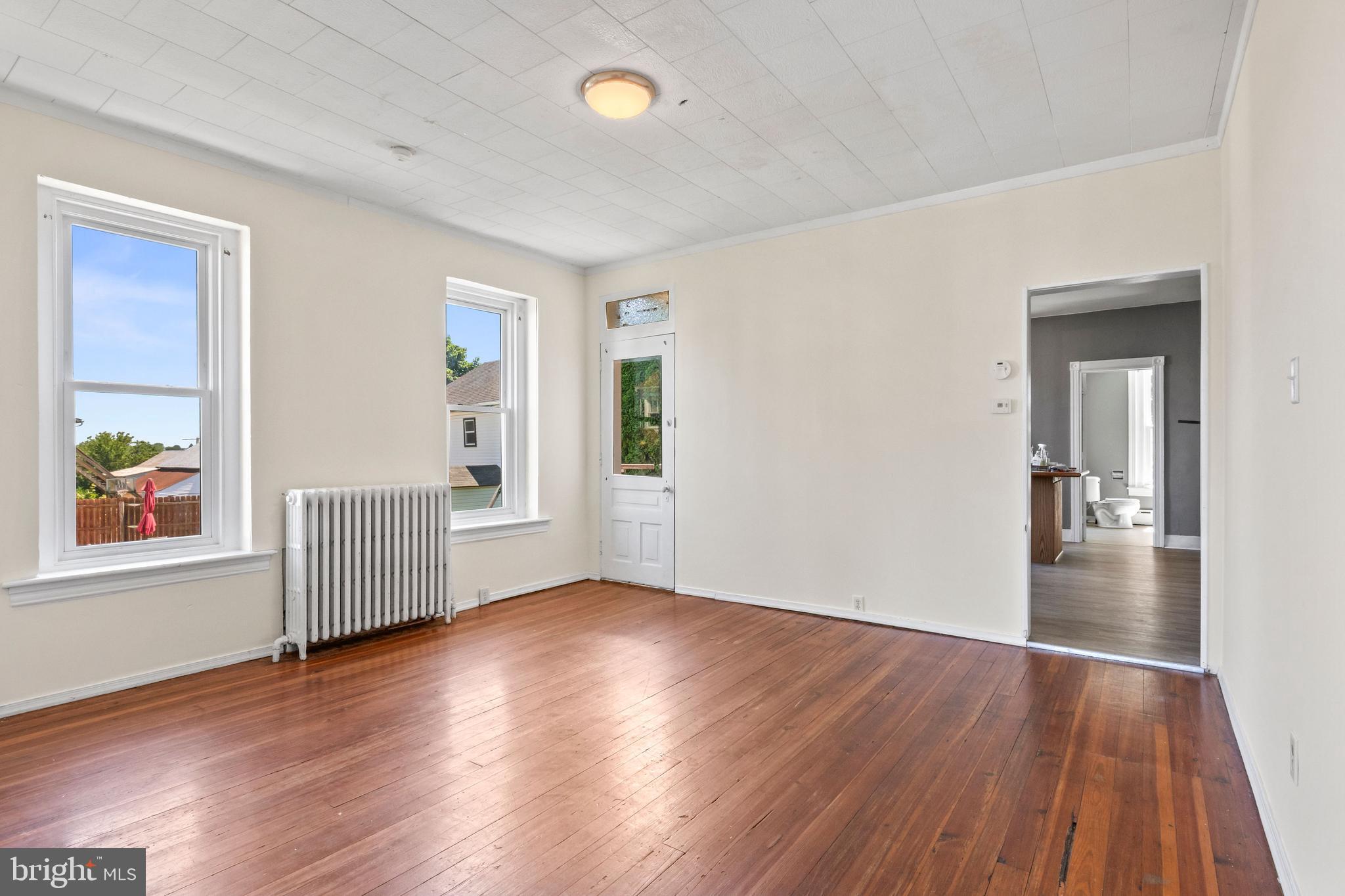 414 W WALNUT STREET