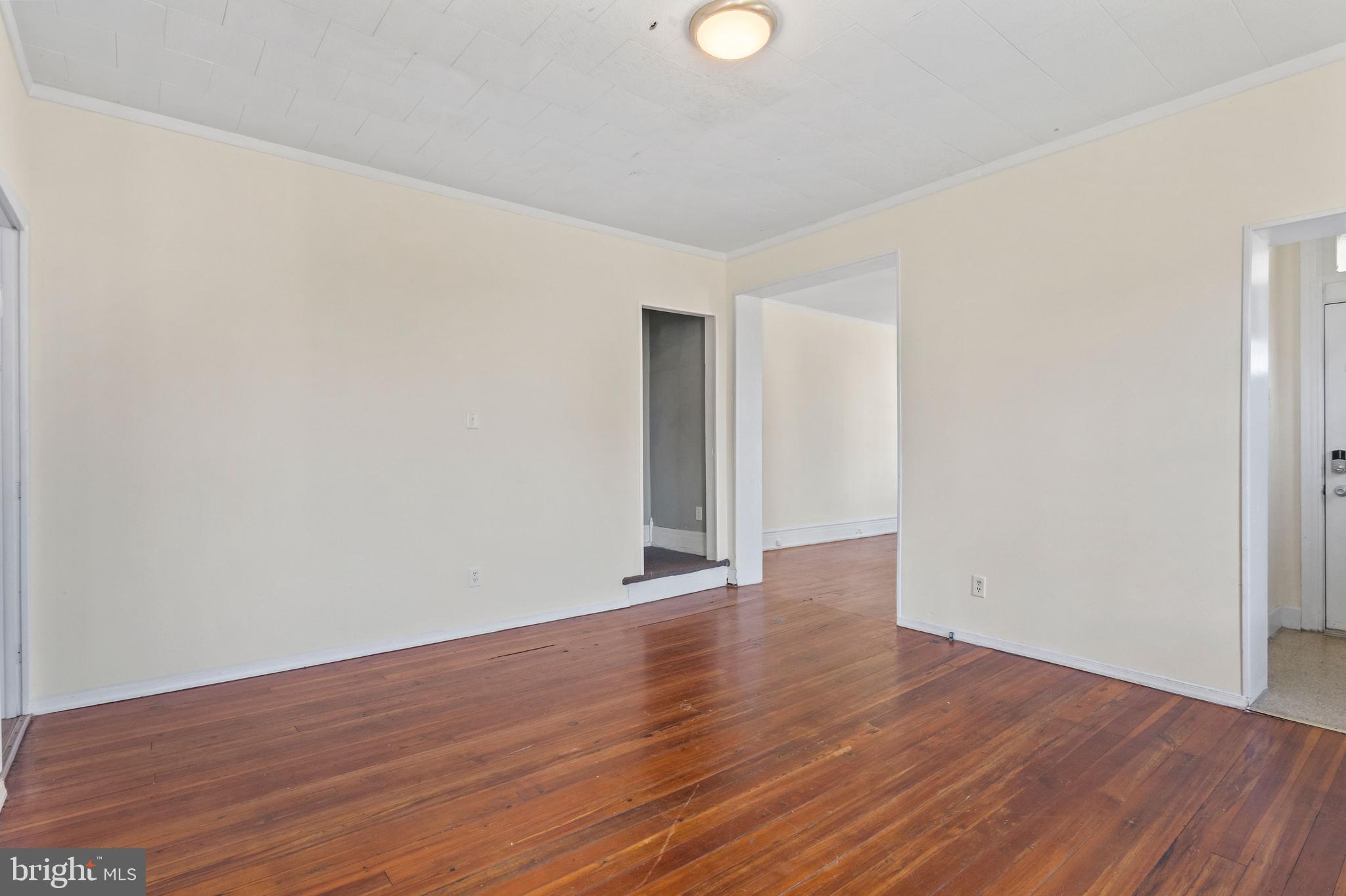 414 W WALNUT STREET