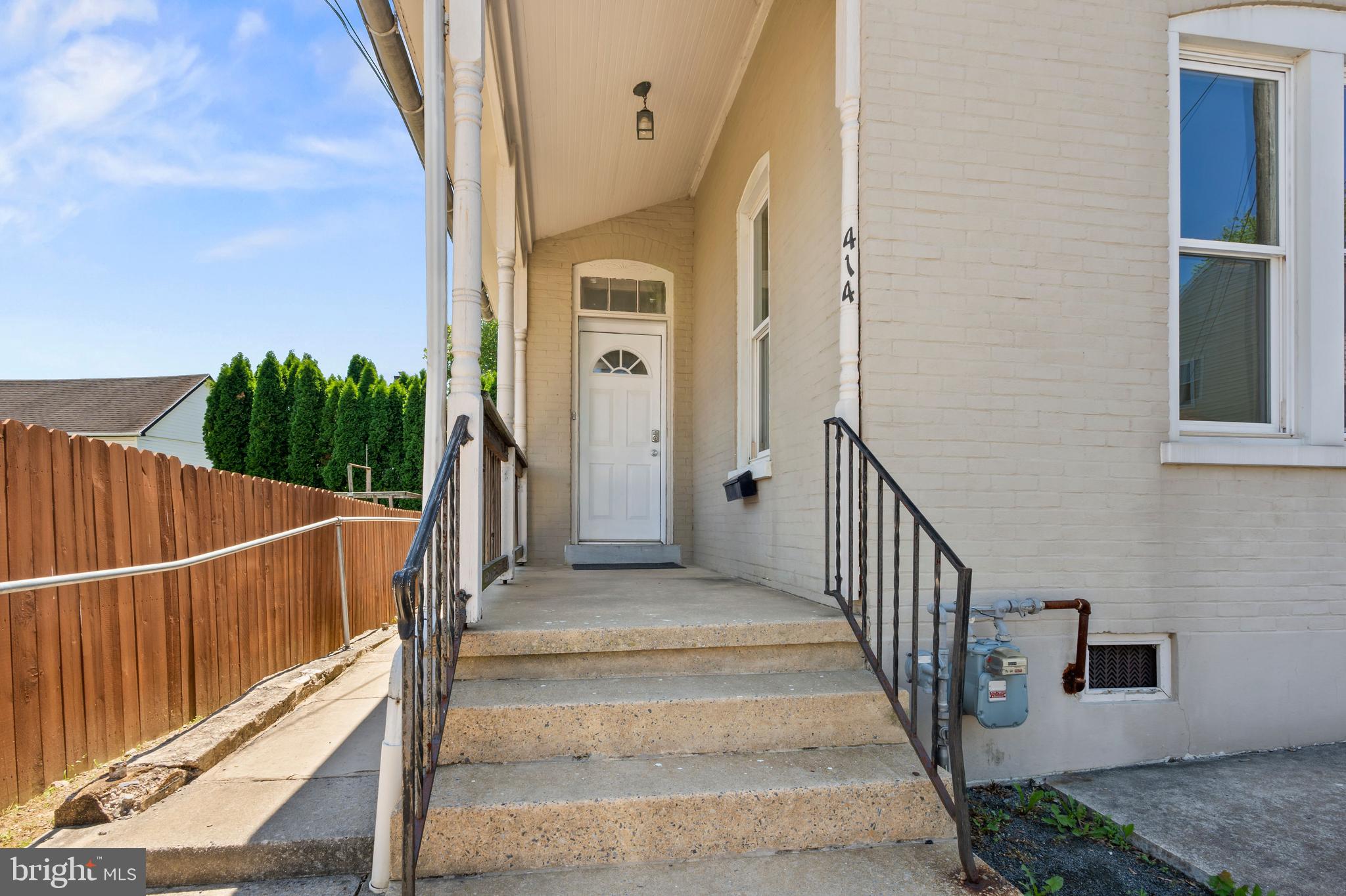 414 W WALNUT STREET
