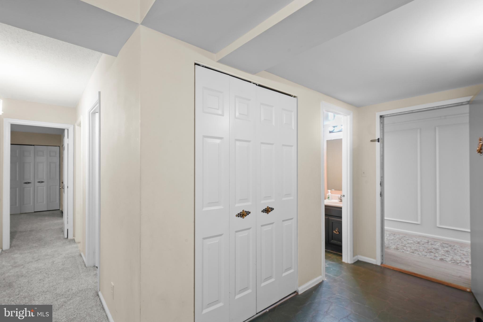 THE COLONIES - Residential