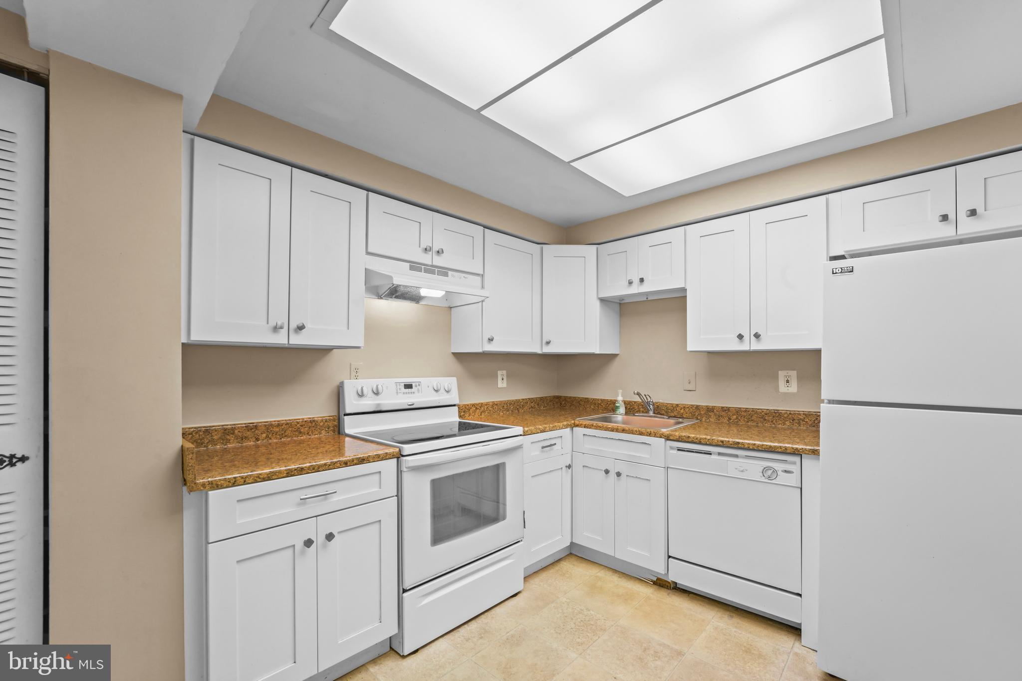 THE COLONIES - Residential