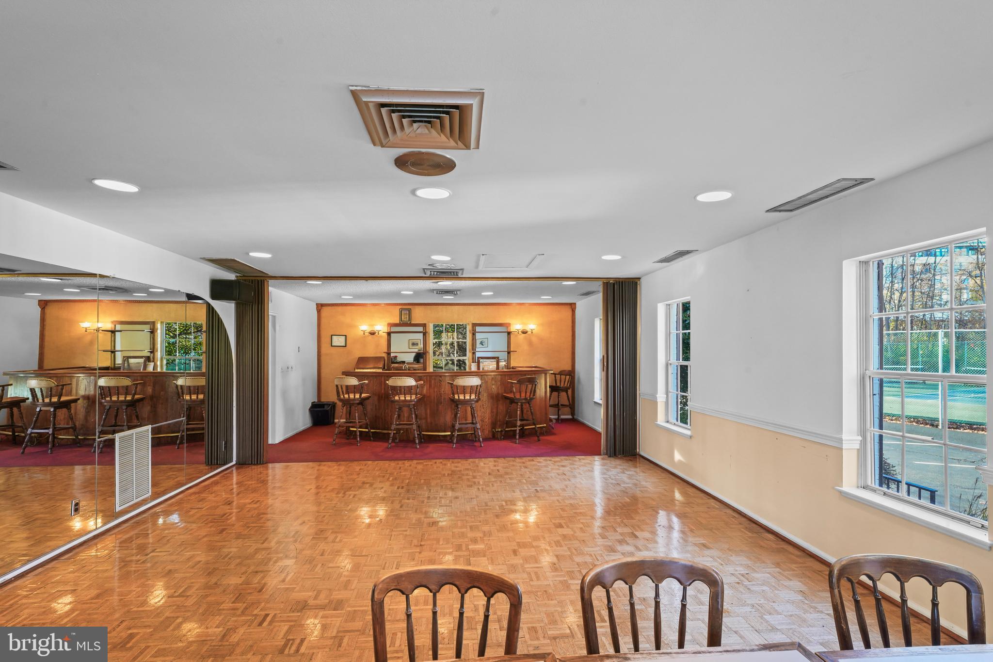 THE COLONIES - Residential