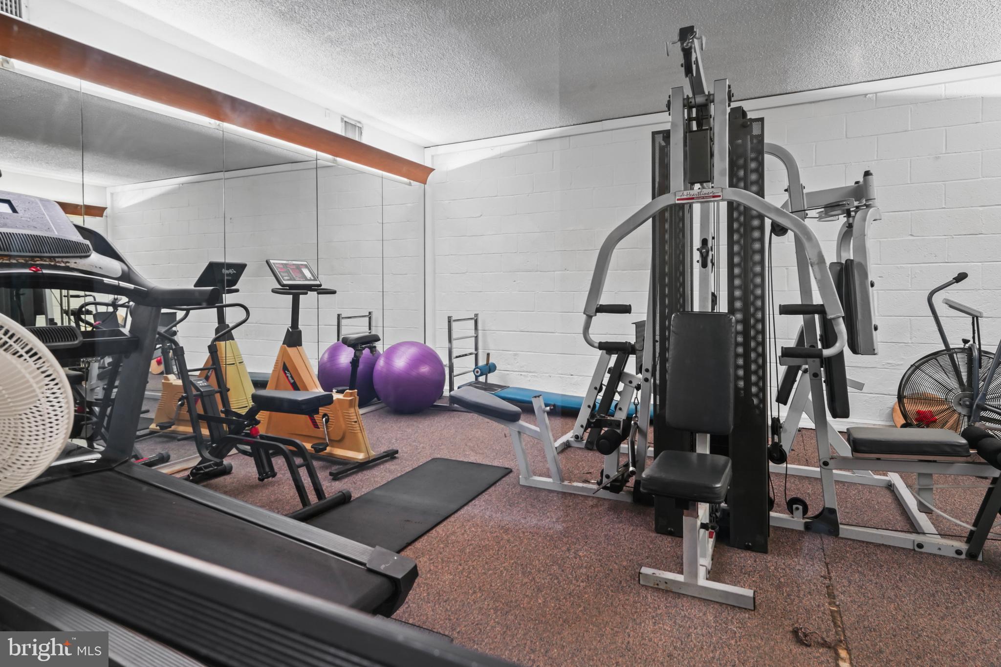 THE COLONIES - Residential