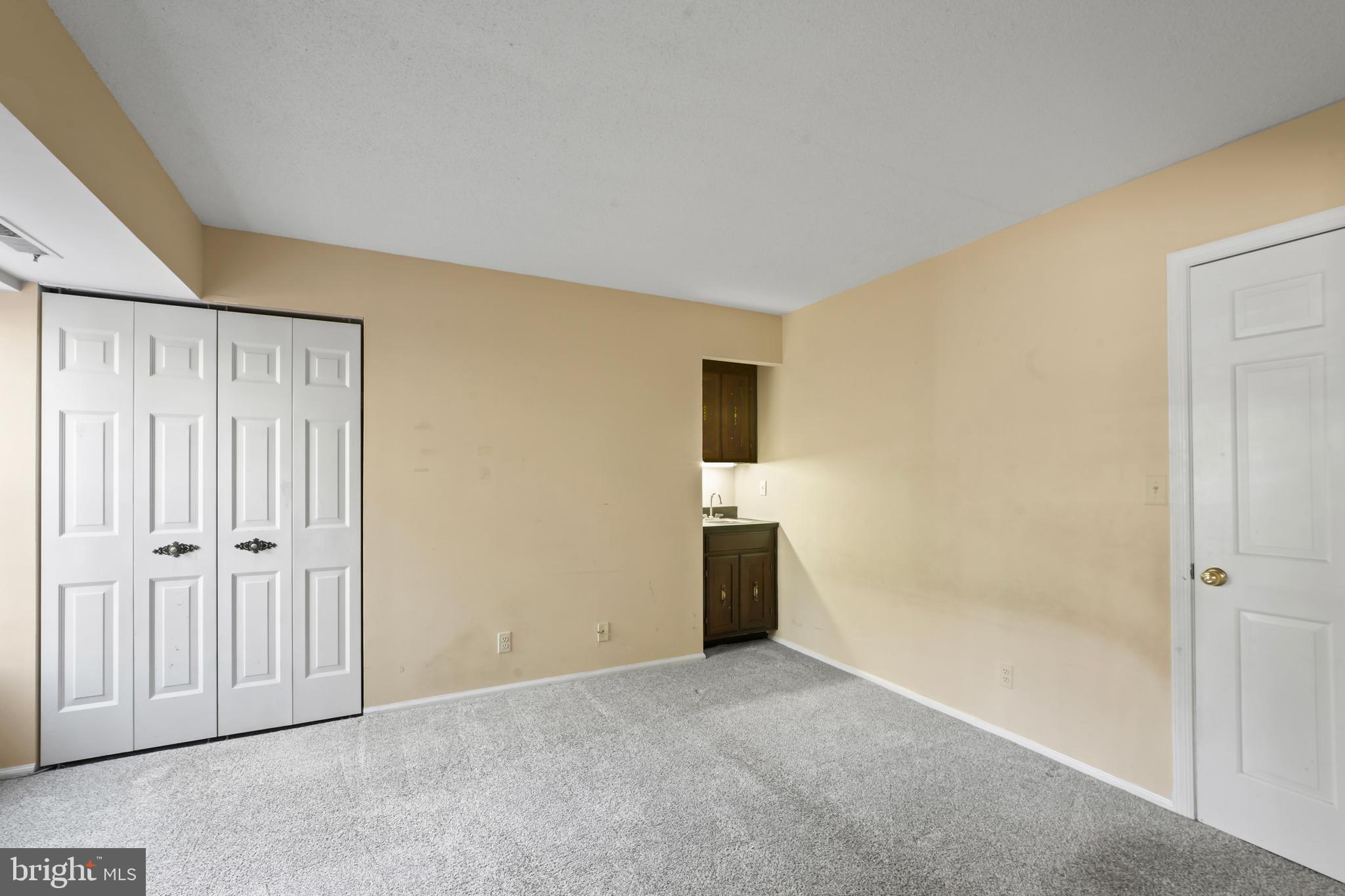 THE COLONIES - Residential