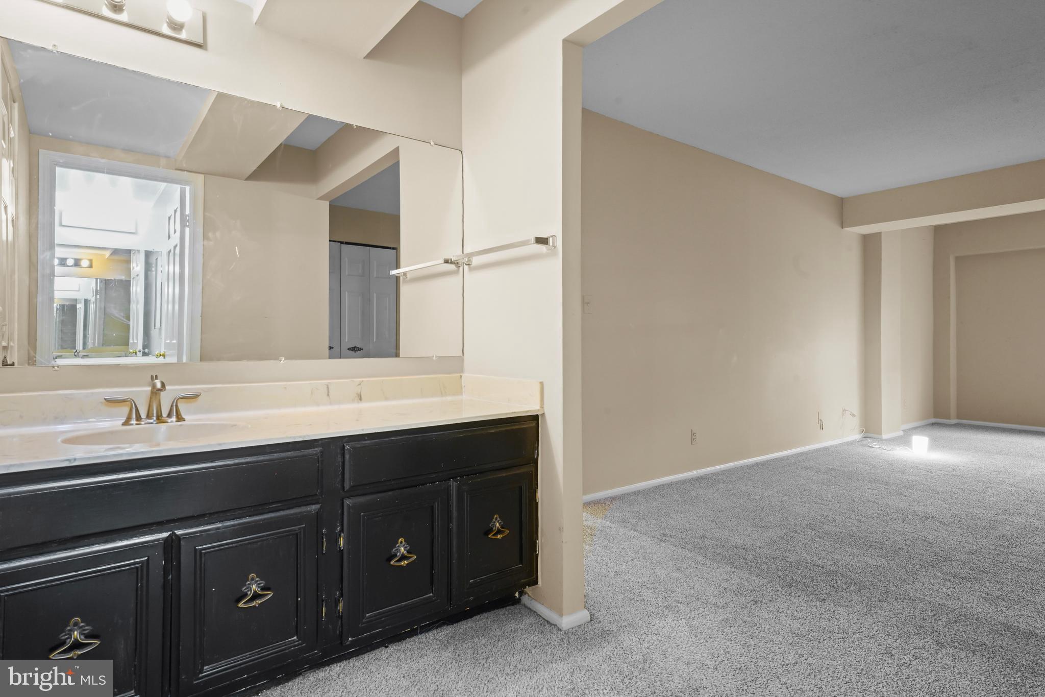 THE COLONIES - Residential