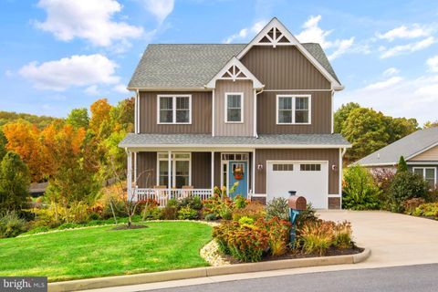 103 OAKSTONE RUN STAUNTON VA 24401