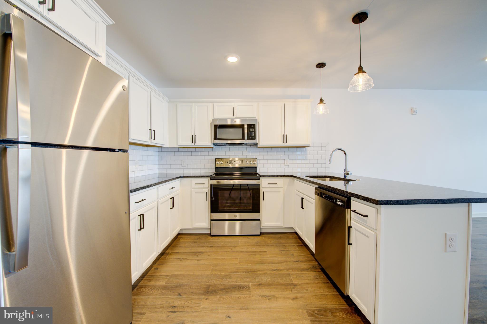 6649 RIDGE AVENUE B316