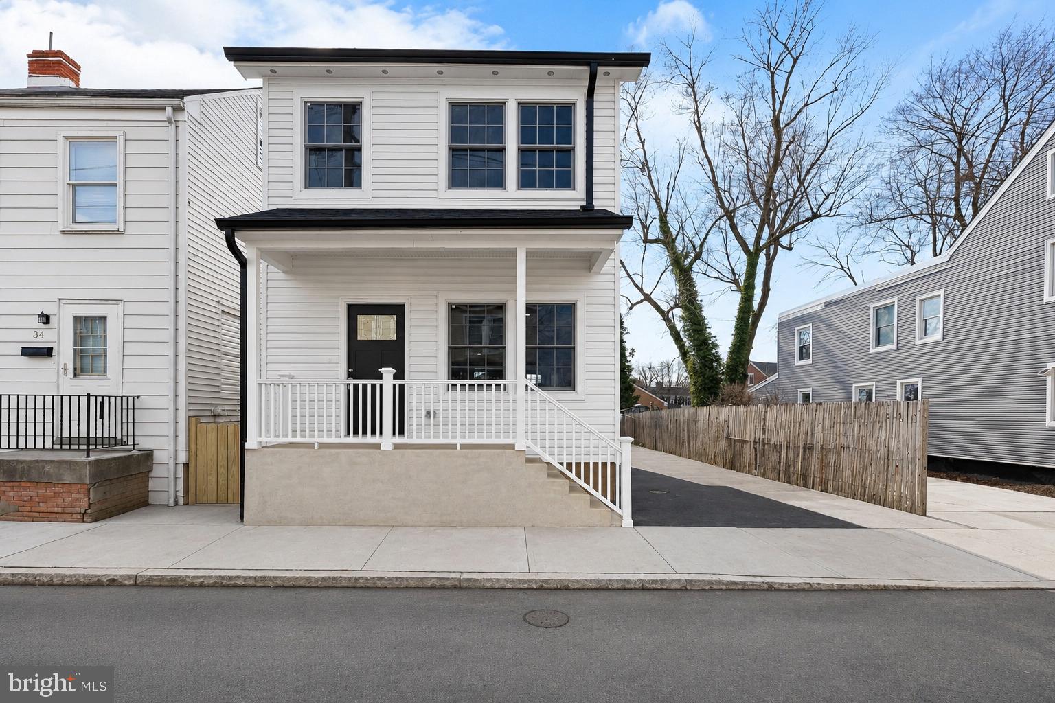 32 WEST STREET