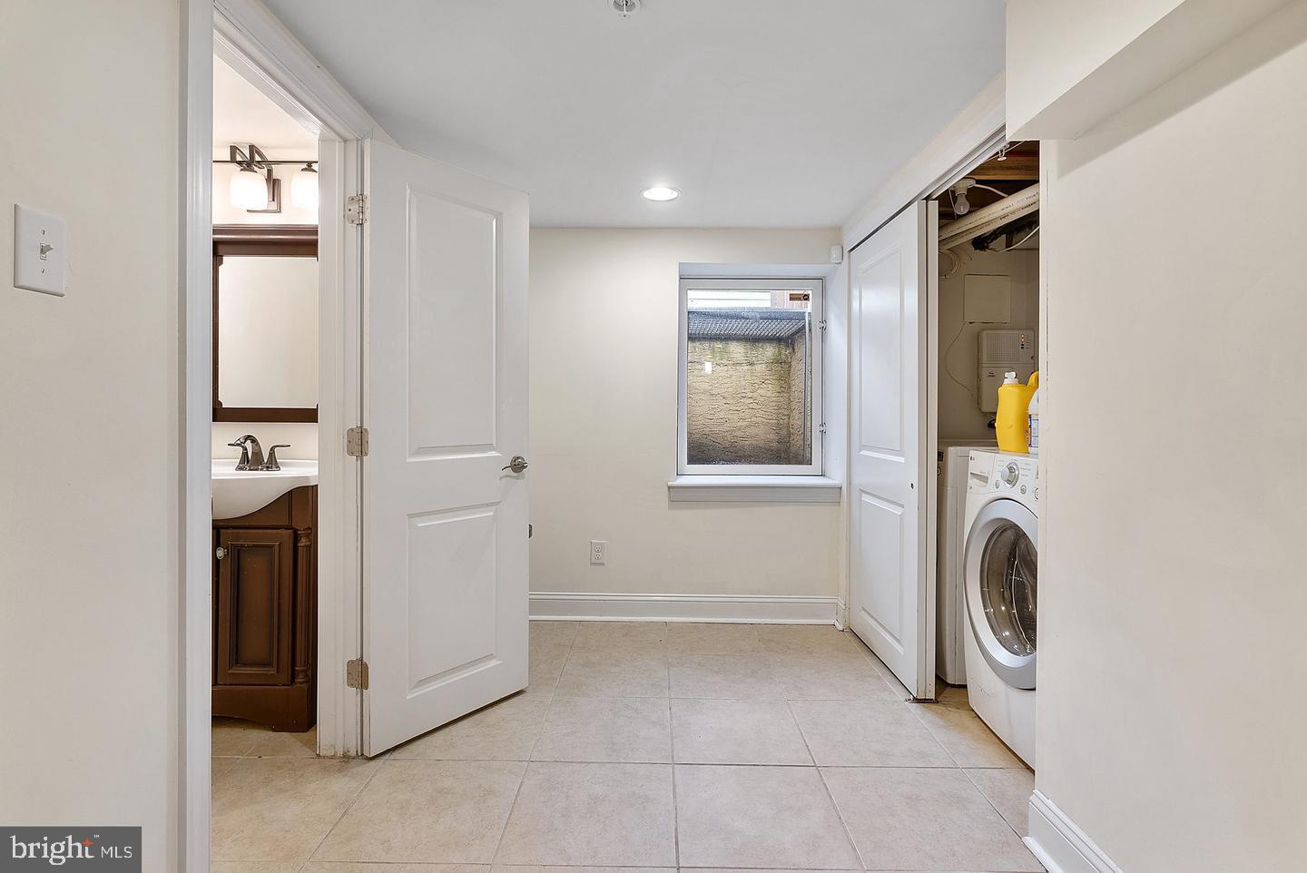 POINT BREEZE - Residential Lease