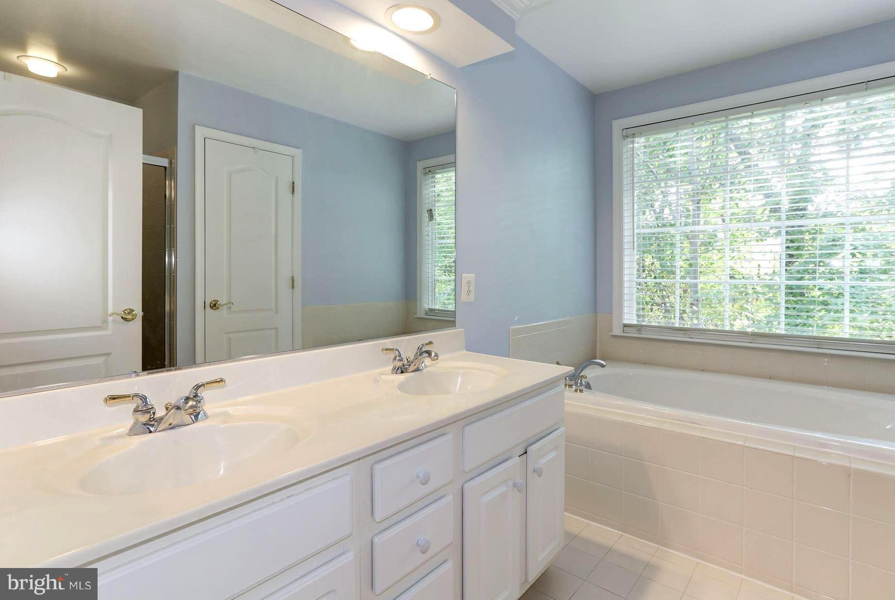 AUGUST WOODS - Residential